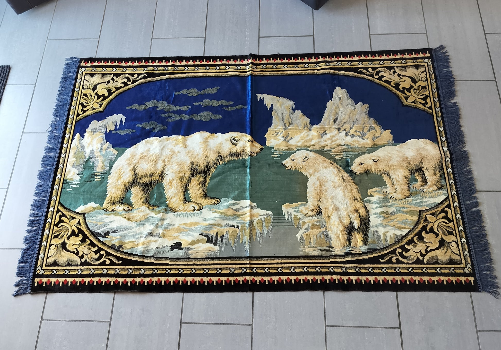 Secondhand - Tæppe/vægtæppe med isbjørne