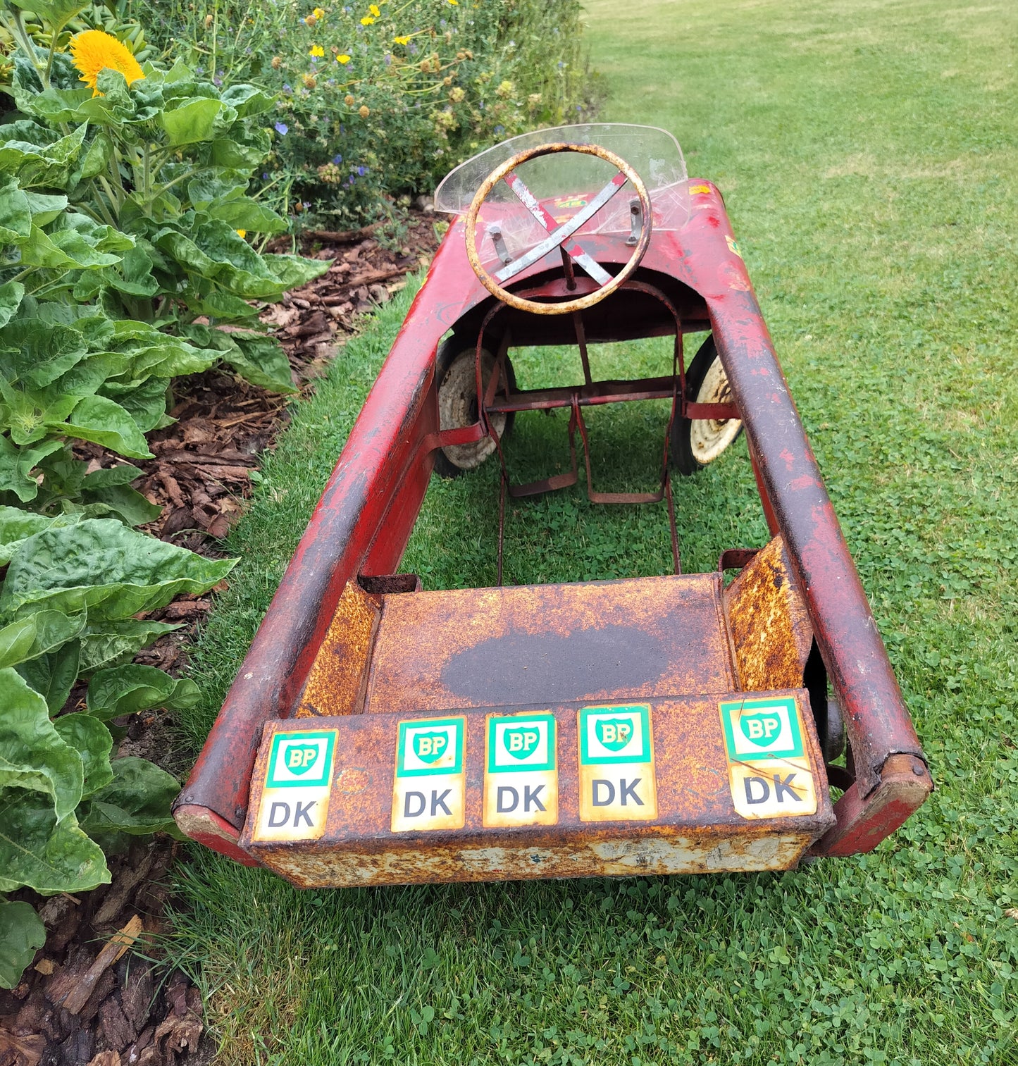 Secondhand - Gammel pedalbil