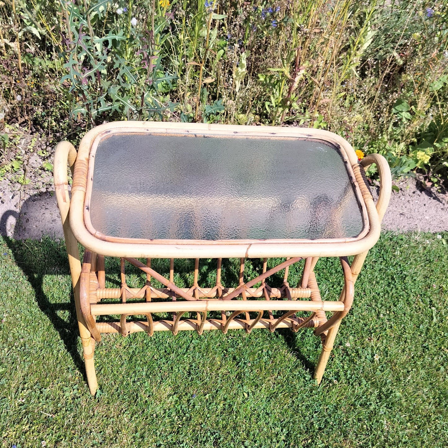 Secondhand - Bambus avisholder med matteret glasplade (4)