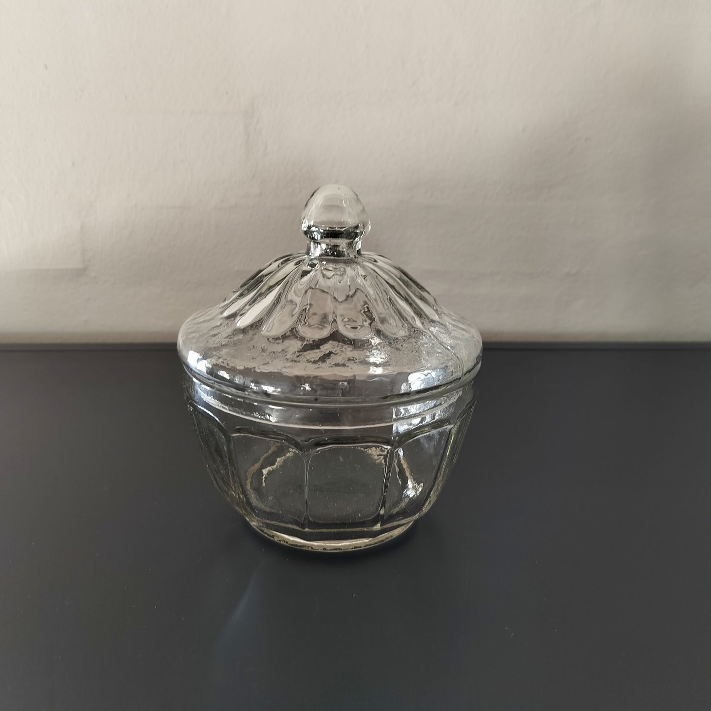 Ib Laursen - Bonbonniere i klart glas