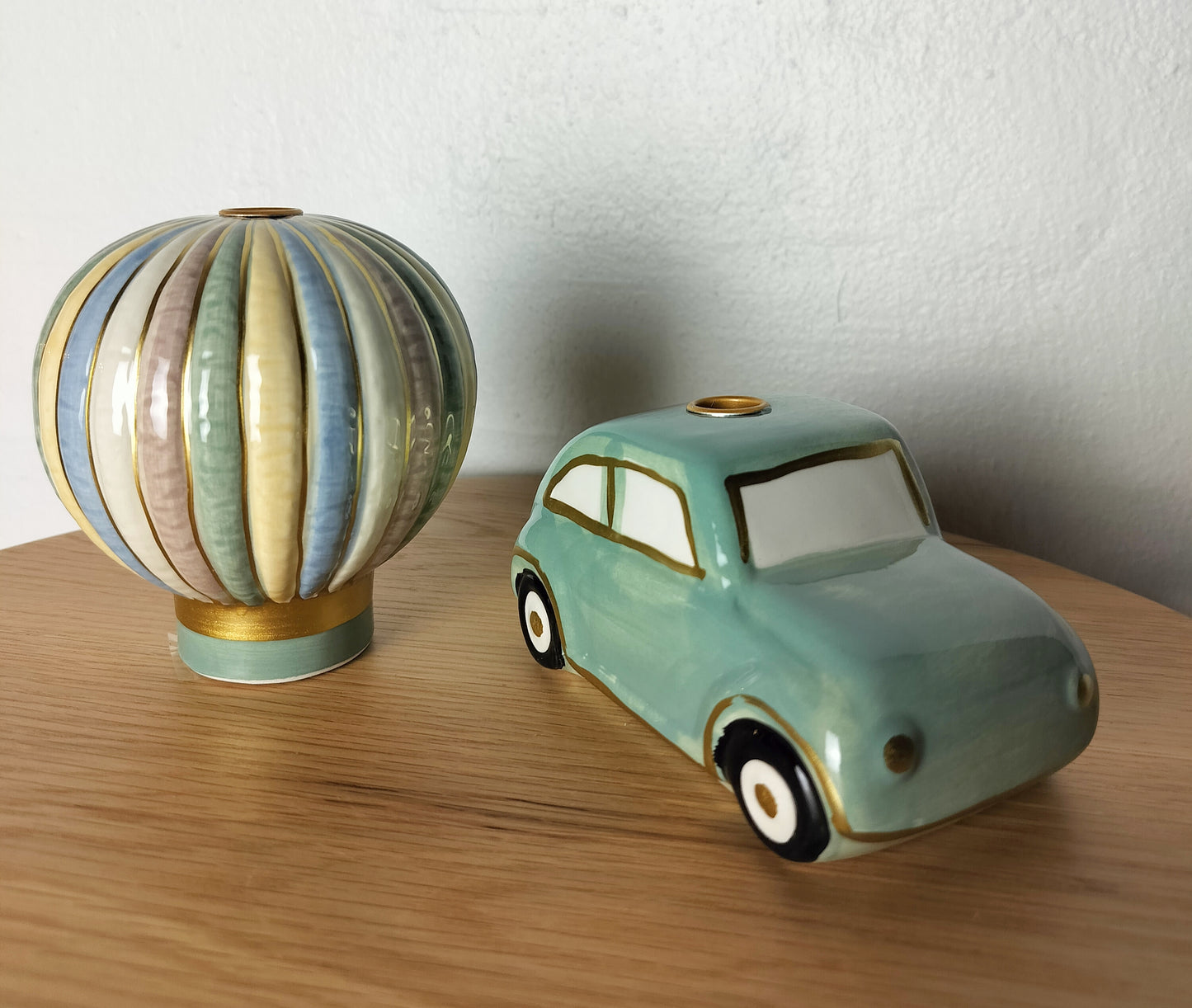 Keramik figurer til kertelys, sæt med luftballon og bil i grønne farver