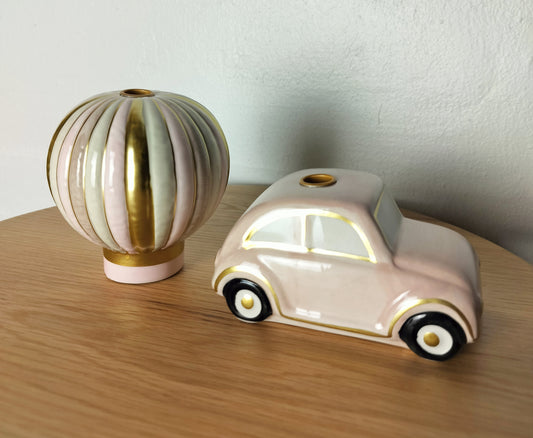 Keramik figurer til kertelys, sæt med luftballon og bil i rosa farver