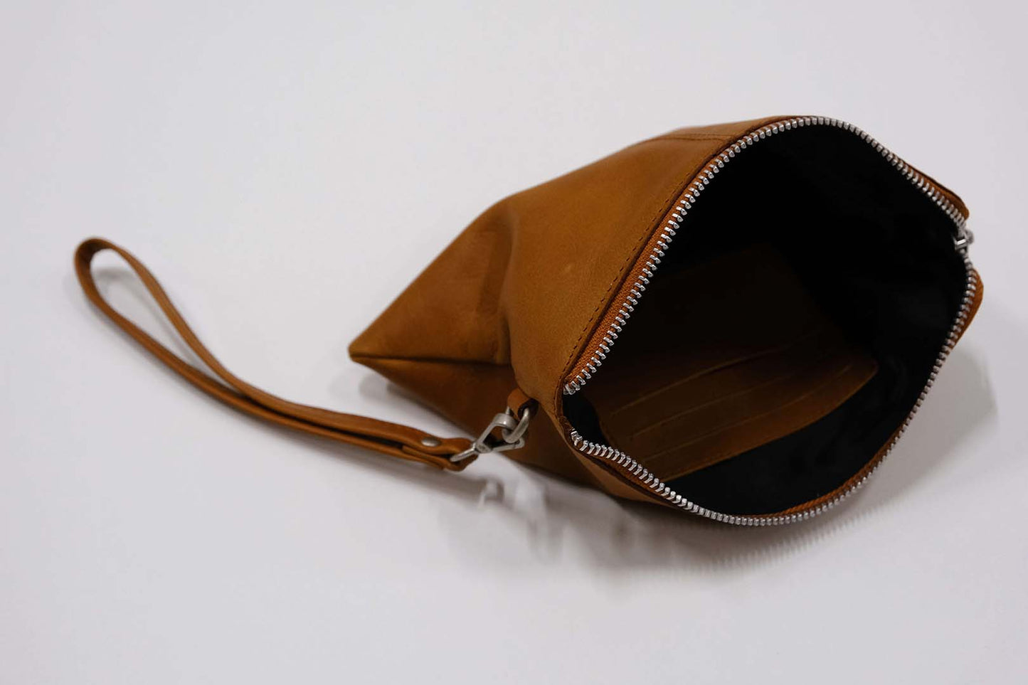 Trademark Living - Alpha clutch i brun læder