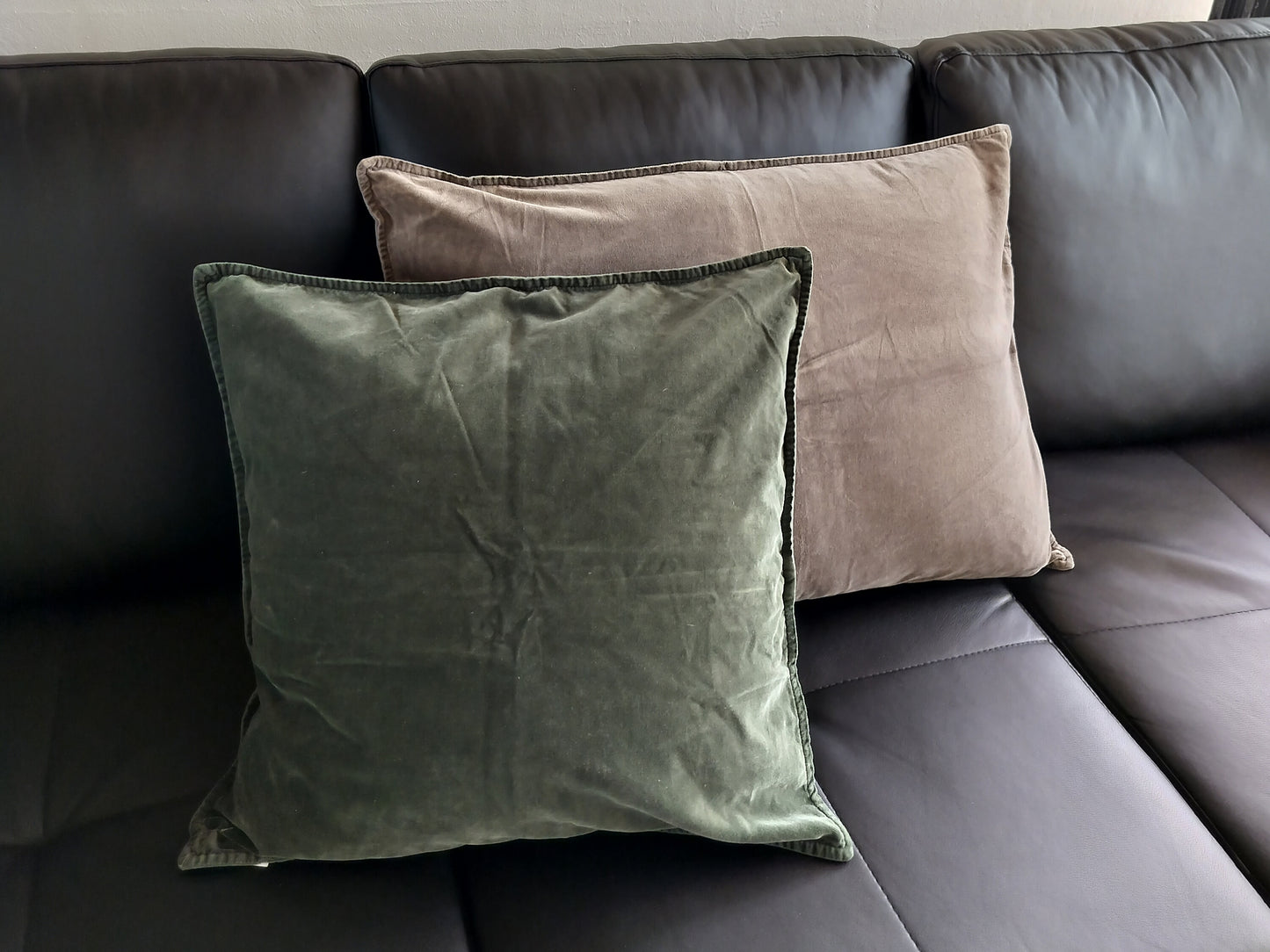 Ib Laursen - Pudebetræk Velour GRÅBRUN 72 x 52 cm