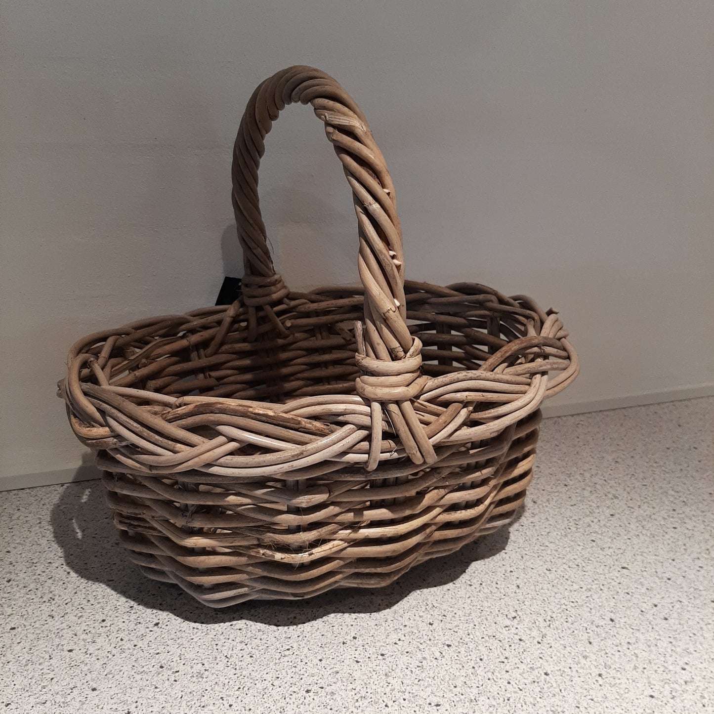Flettet rattan kurv - oval 44x32xH20 cm