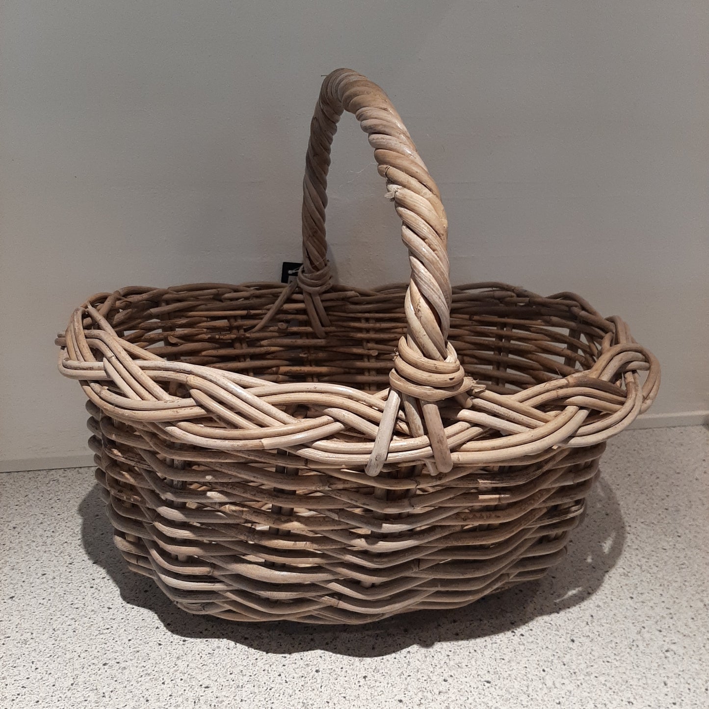 Flettet rattan kurv - oval 55x42xH22 cm