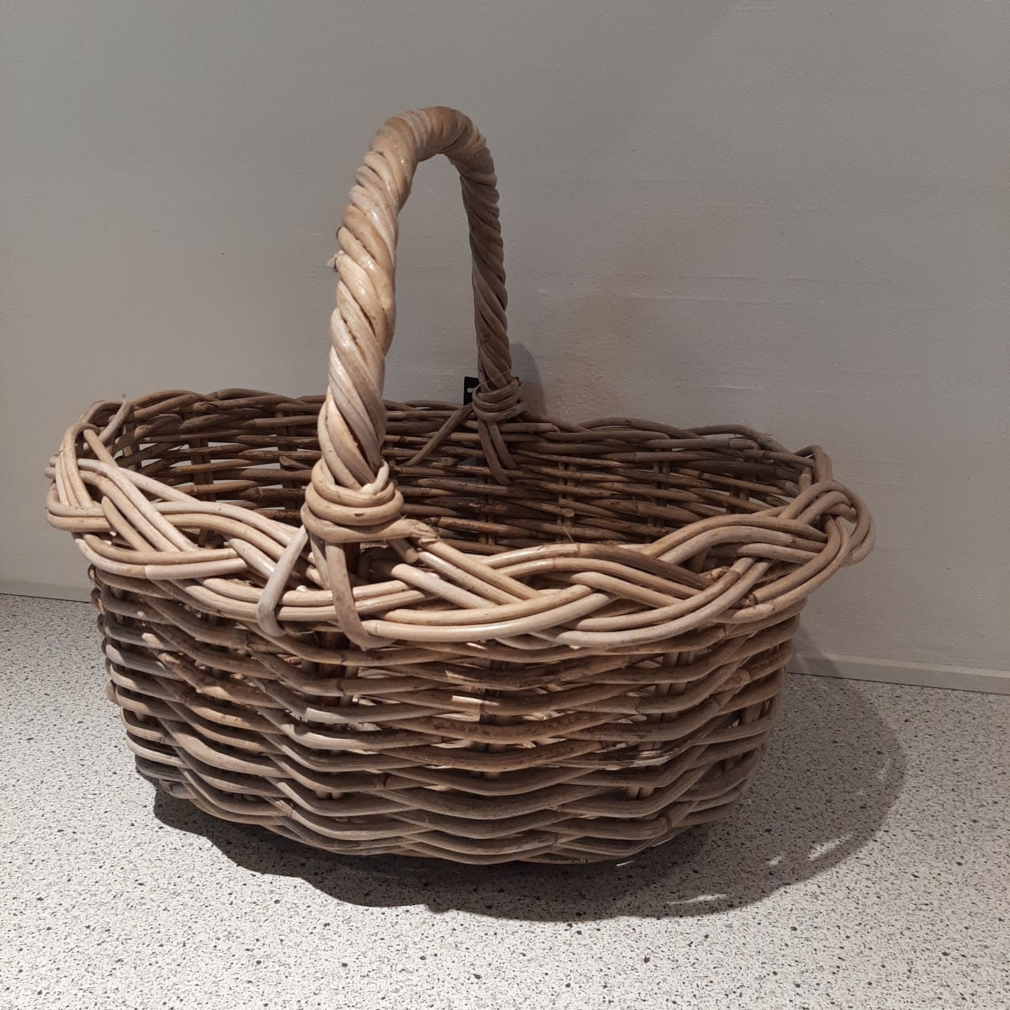 Flettet rattan kurv - oval 55x42xH22 cm