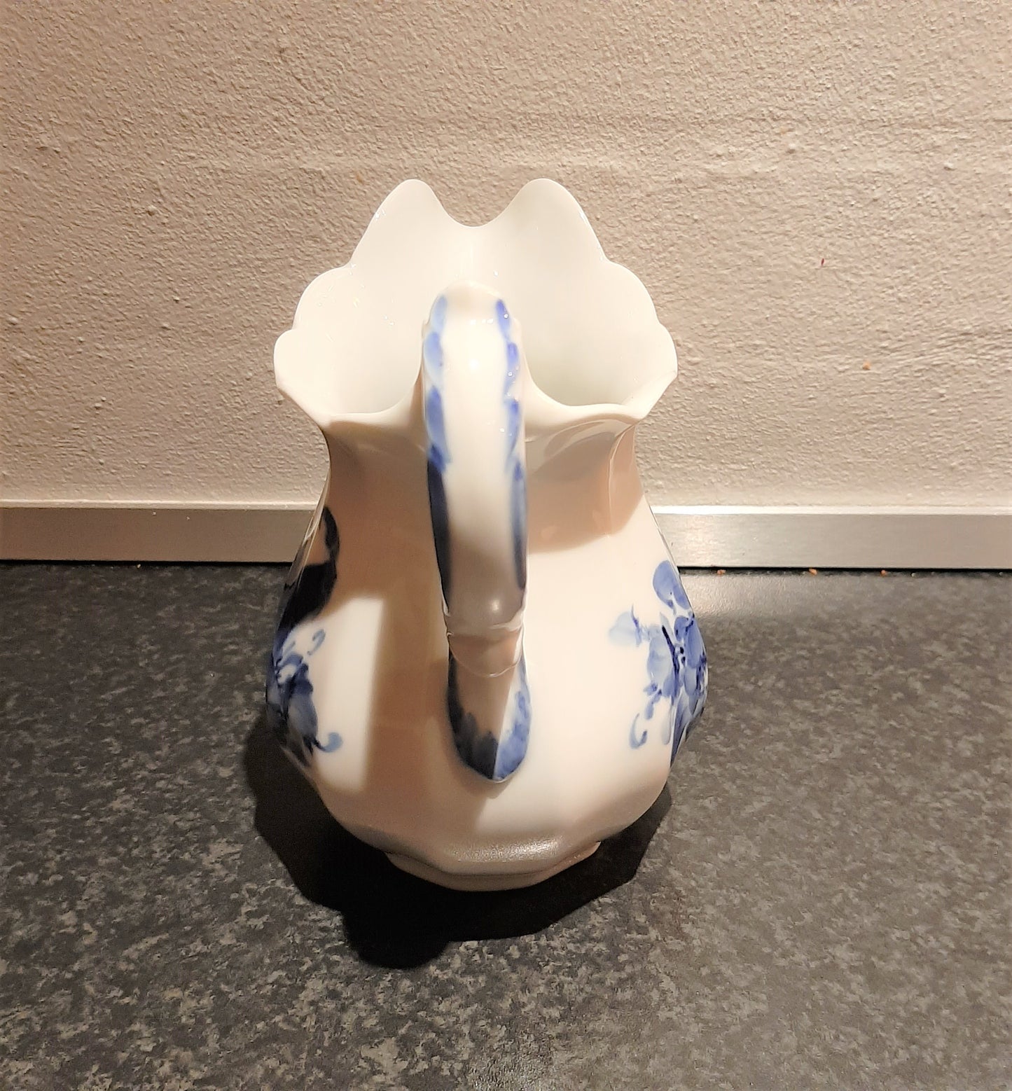 Secondhand - Royal Copenhagen blå blomst kande 10-8520