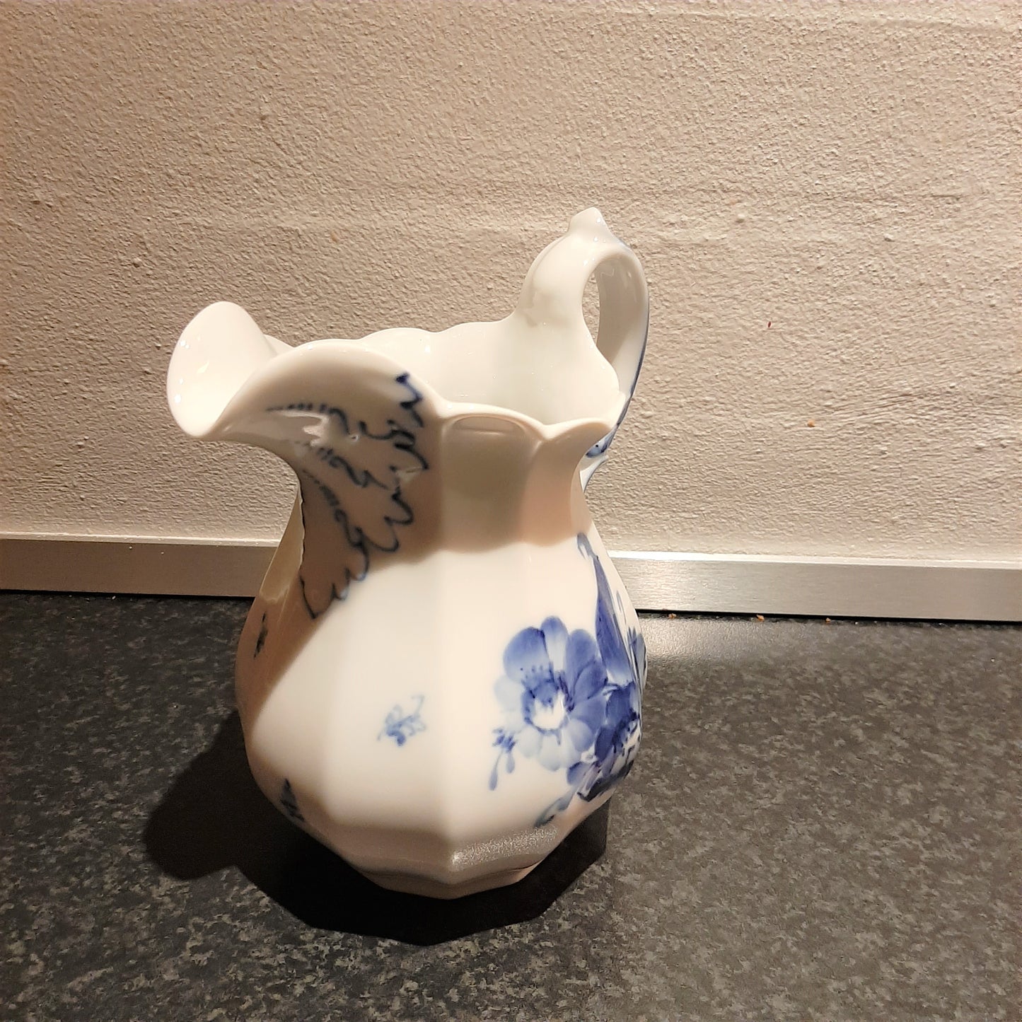 Secondhand - Royal Copenhagen blå blomst kande 10-8520