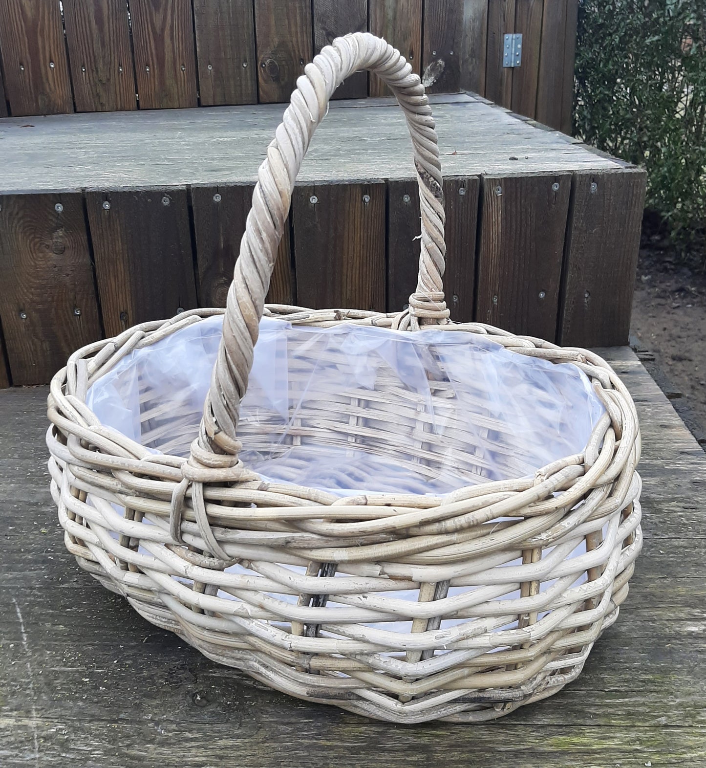 Flettet rattan kurv - oval bykurv med plastik indvendig stor