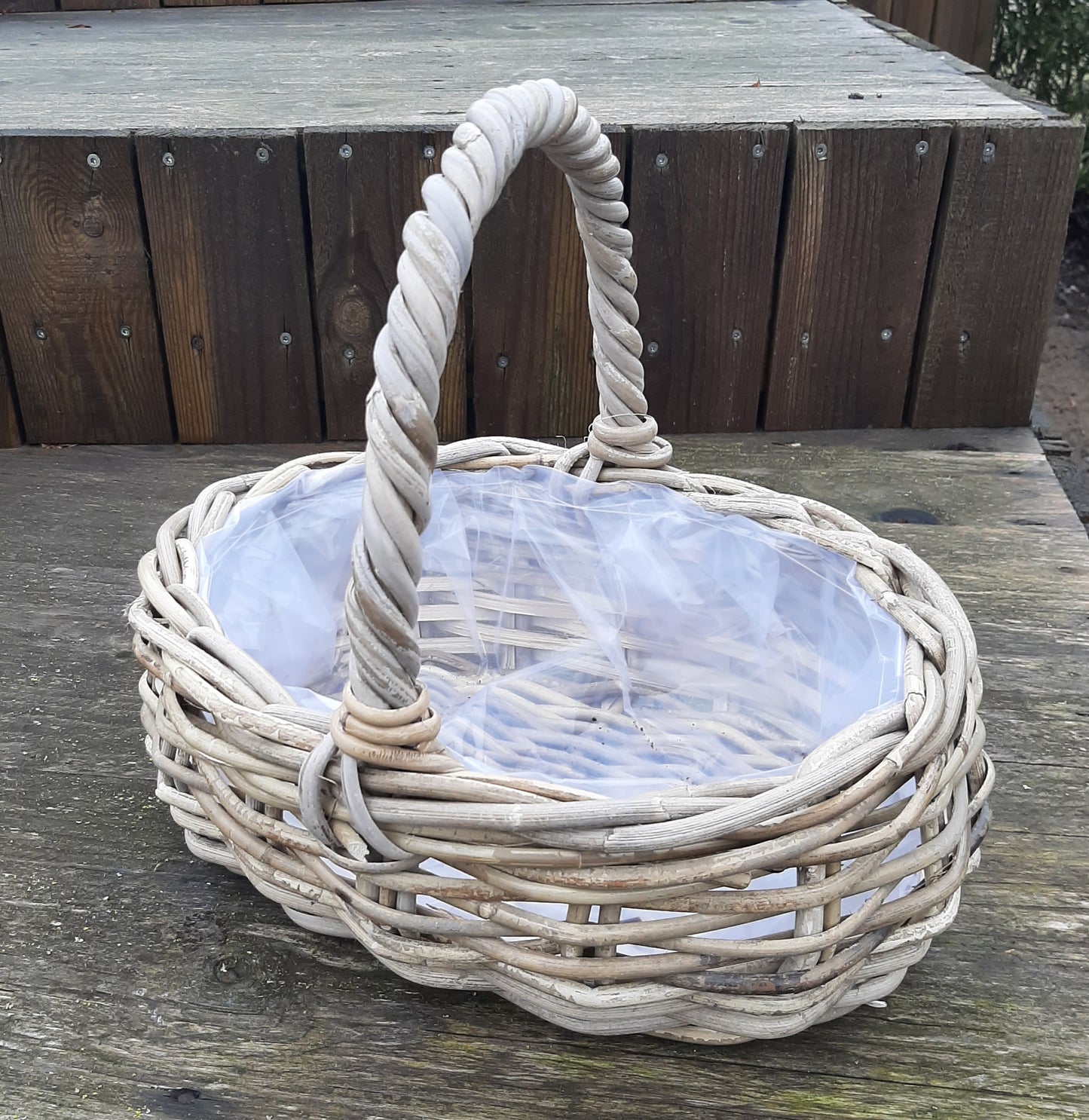 Flettet rattan kurv - oval bykurv med plastik indvendig lille