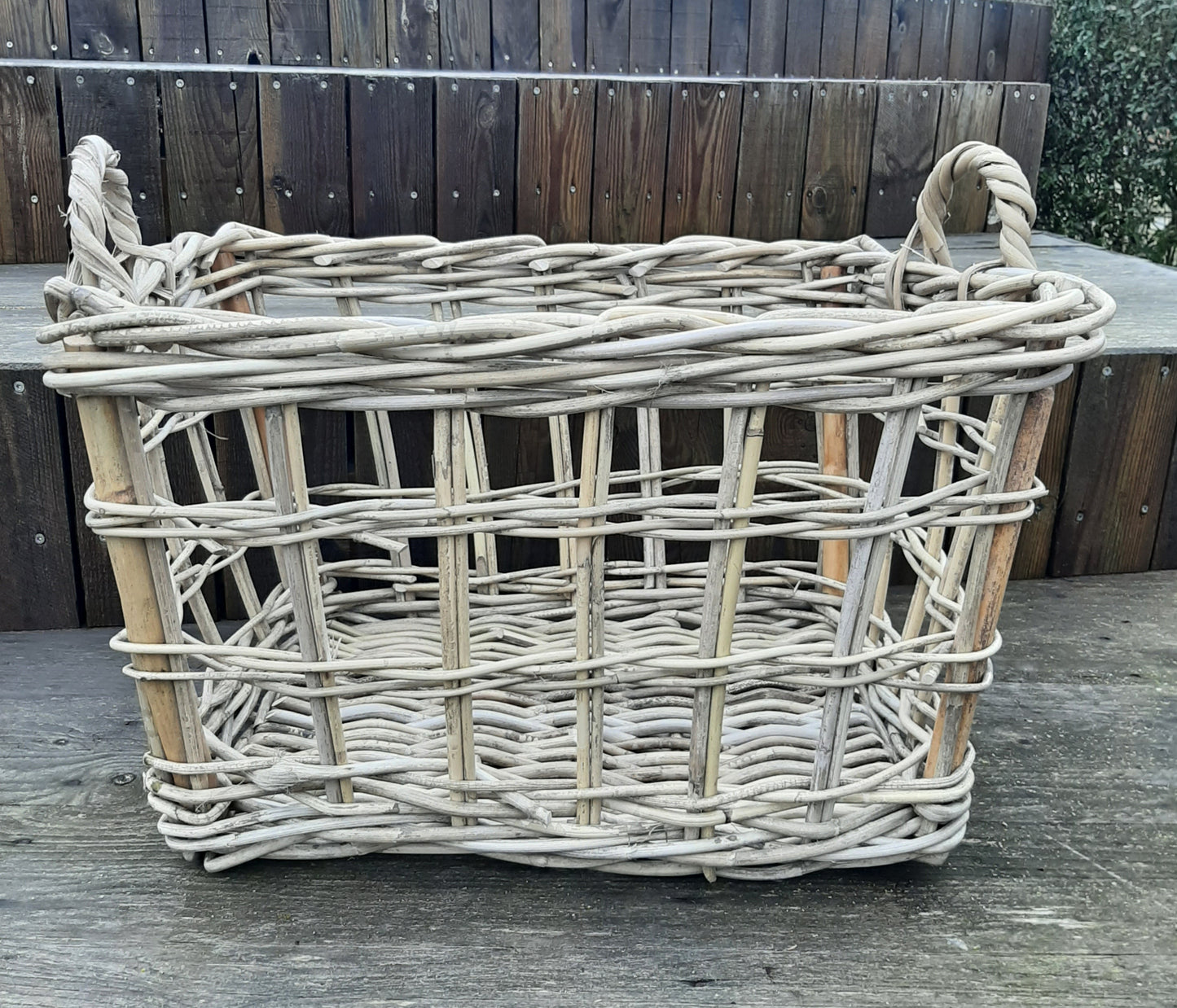 Flettet rattan tøjkurv - stor 55x42xH34 cm