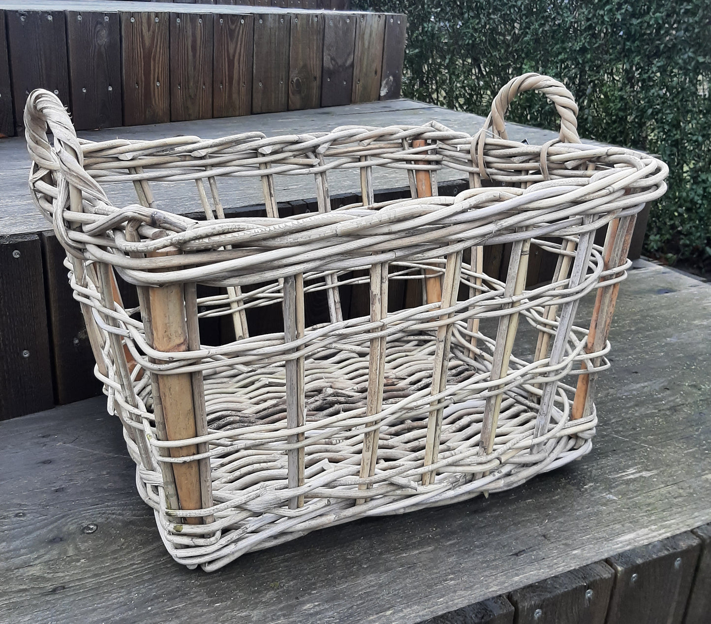 Flettet rattan tøjkurv - stor 55x42xH34 cm