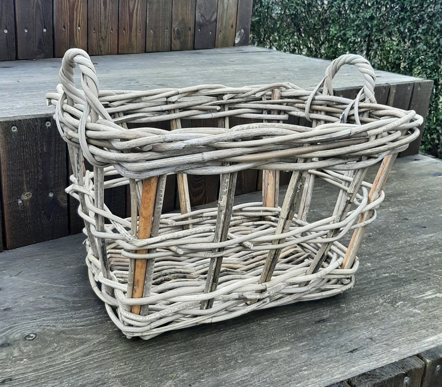 Flettet rattan tøjkurv - lille 48x35xH30 cm