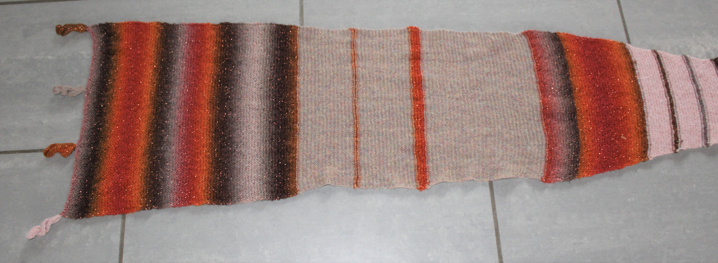 Homemade - strikket sjal kileformet  i multifarver