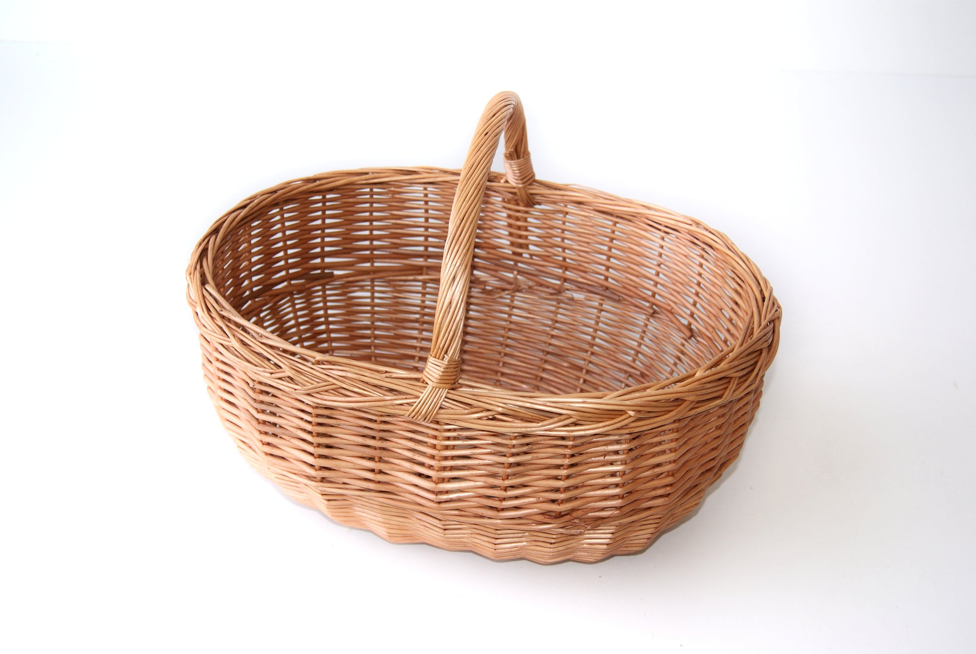 Autokurv / Bykurv med kant af rødpil  L 47 x B 35 x H22/34 cm