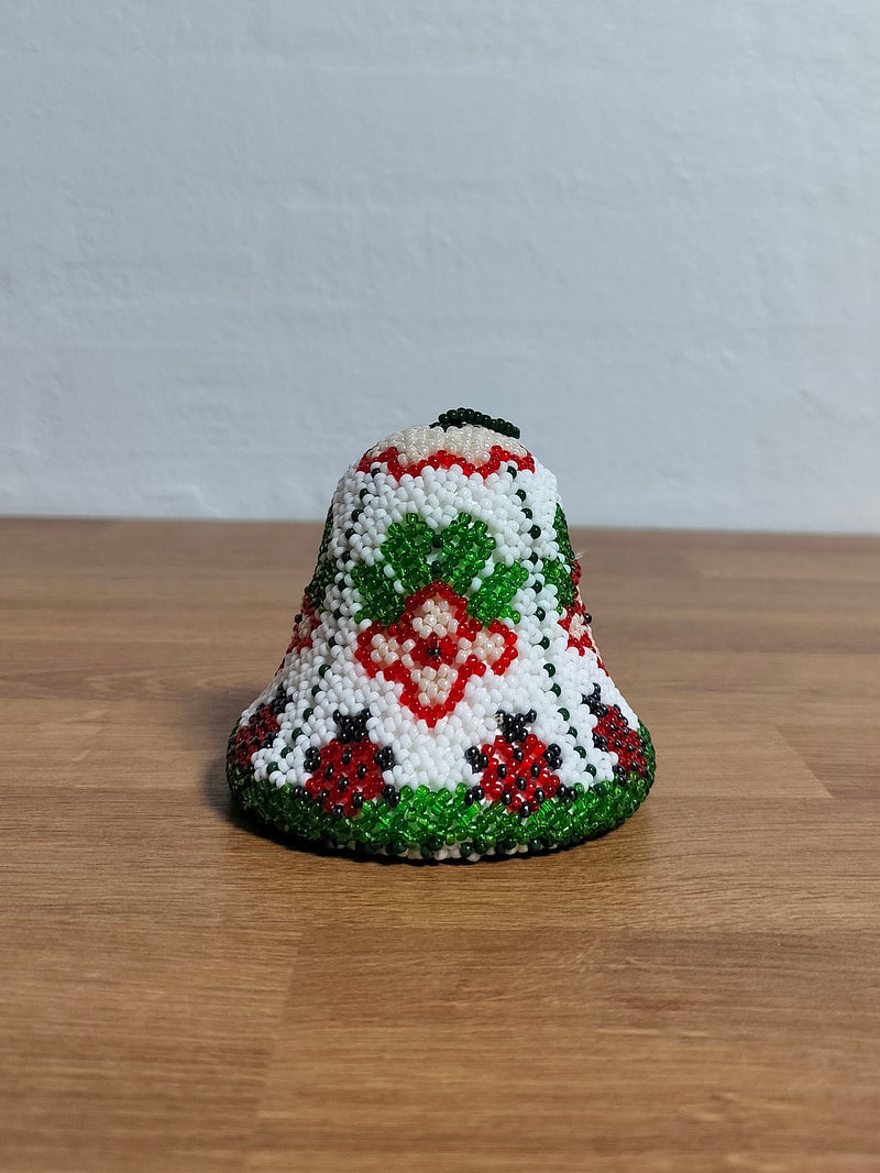 Lille perleklokke hvid med mariehøns og blomst