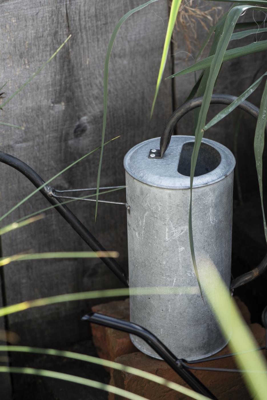 Ib Laursen - Vandkande grå med sort hank og tud 2,7 L.