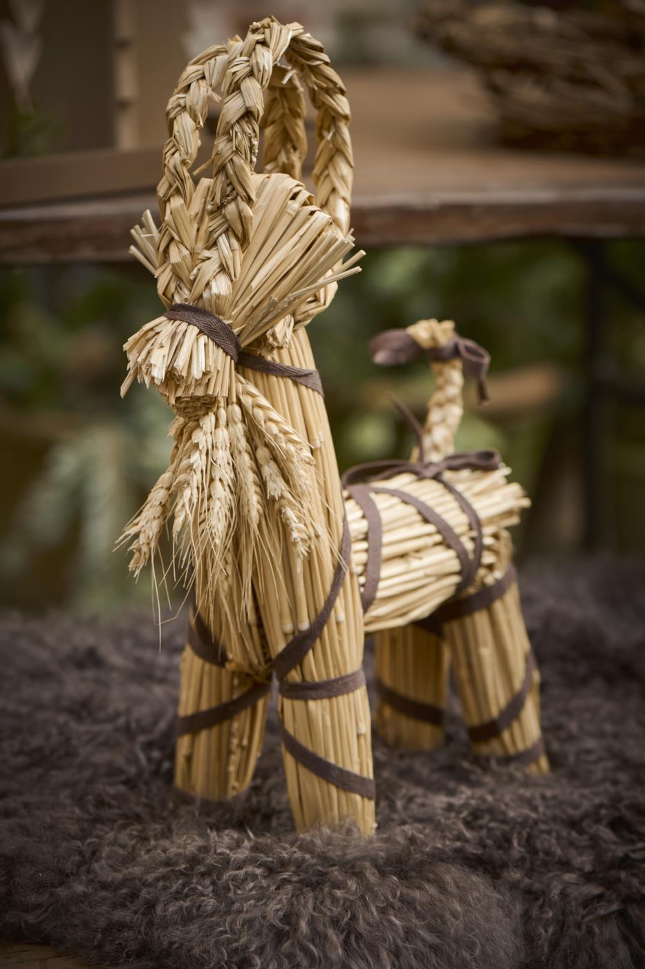 Ib Laursen - Julebuk med brunt bånd My Nostalgic Christmas H 44 cm