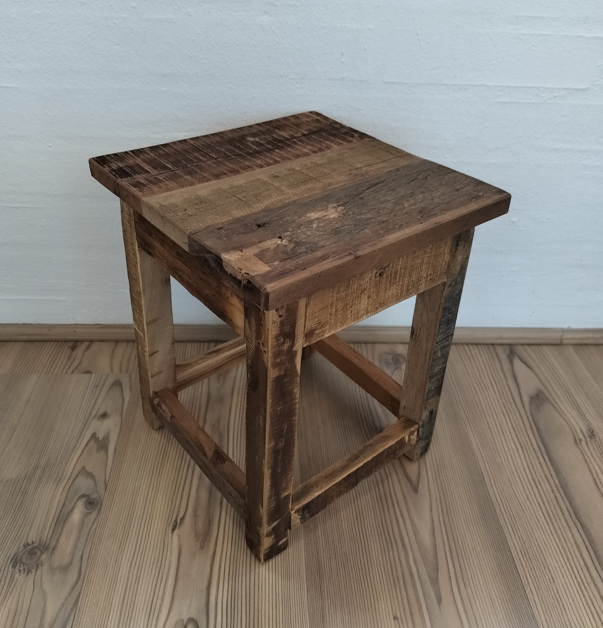 Ib Laursen - Mini Taburet UNIKA B 25 x L 25 x H 30,5 cm