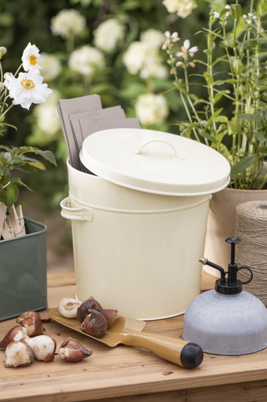 Spand med låg CREME 5L