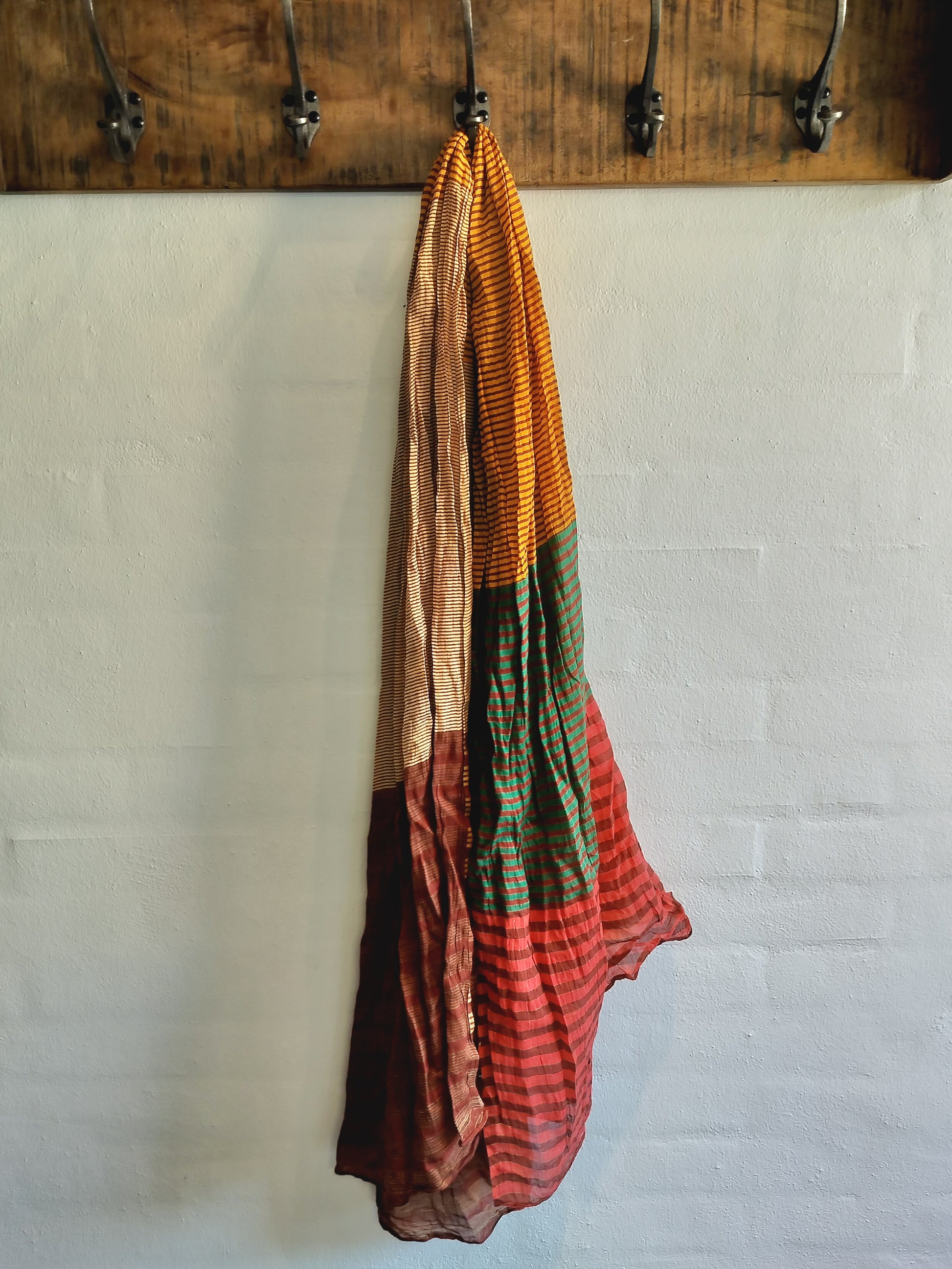 Tørklæde stribet i Røde, Brune, Grønne, Orange Farver L 180 x B 100 cm