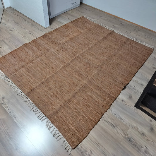 Gulvtæppe/kludegulvtæppe brun (kollektionsprøve)