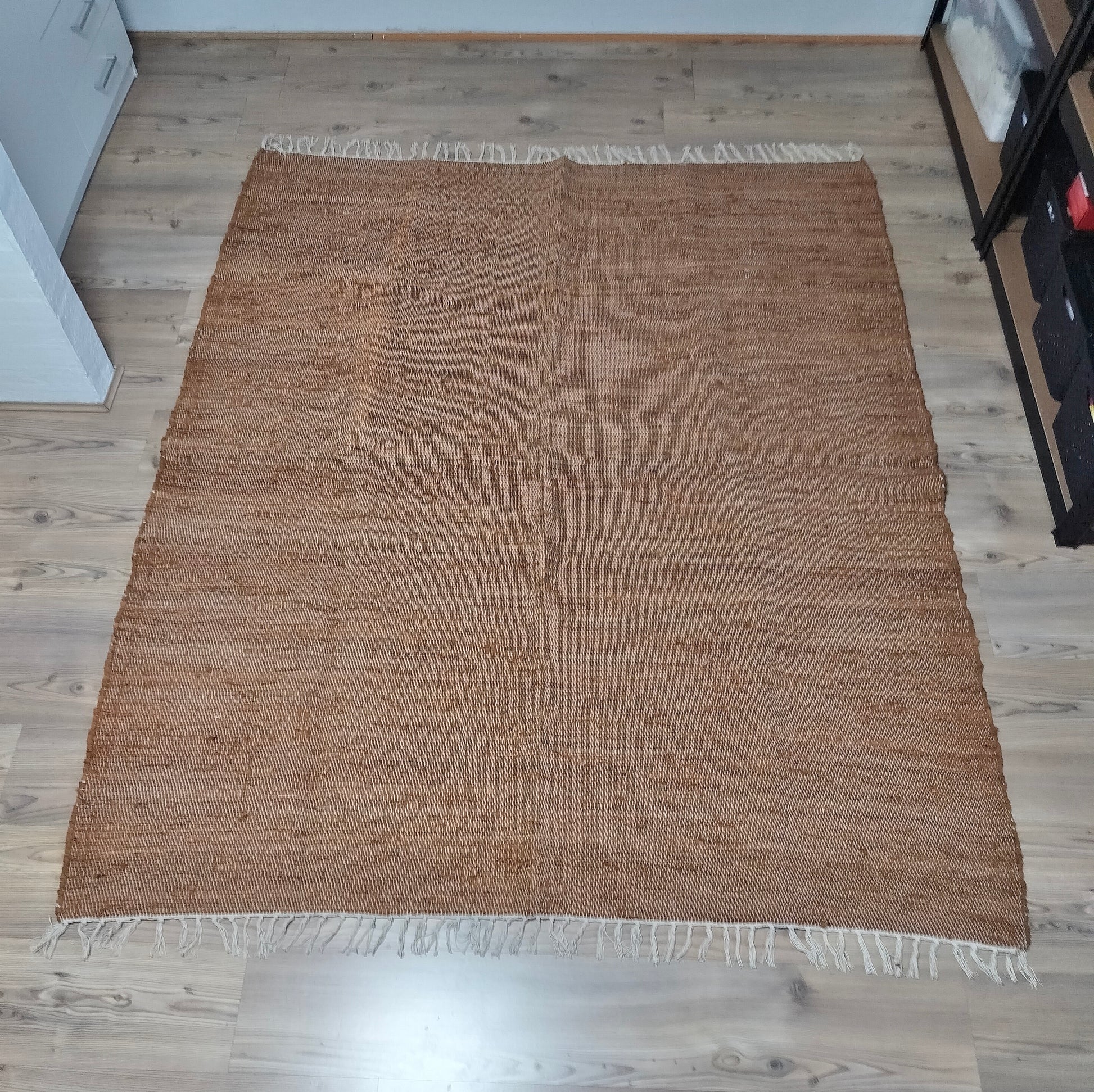 Gulvtæppe/kludegulvtæppe brun (kollektionsprøve)