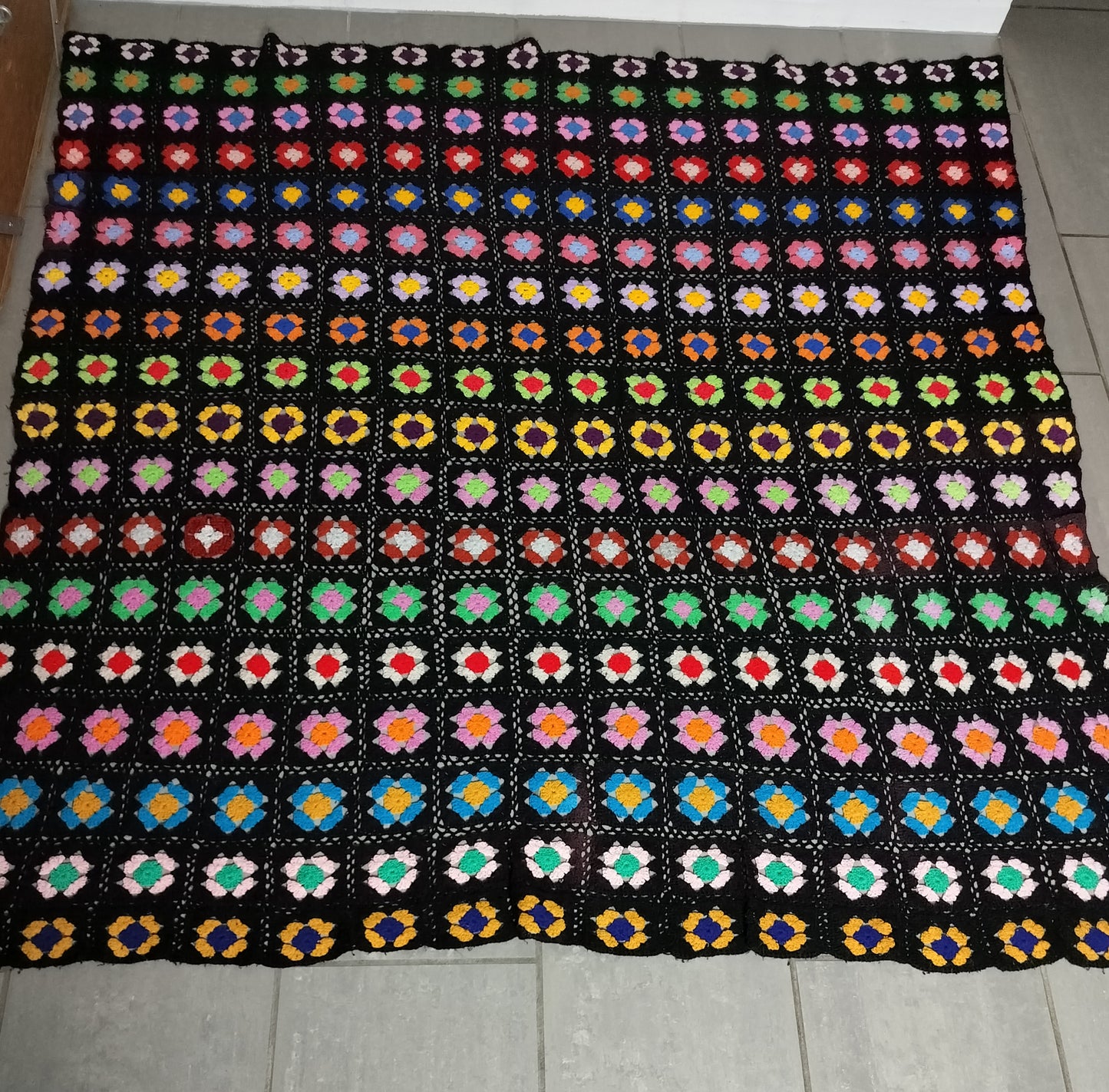 Secondhand - Hæklet mormor tæppe i mange farver