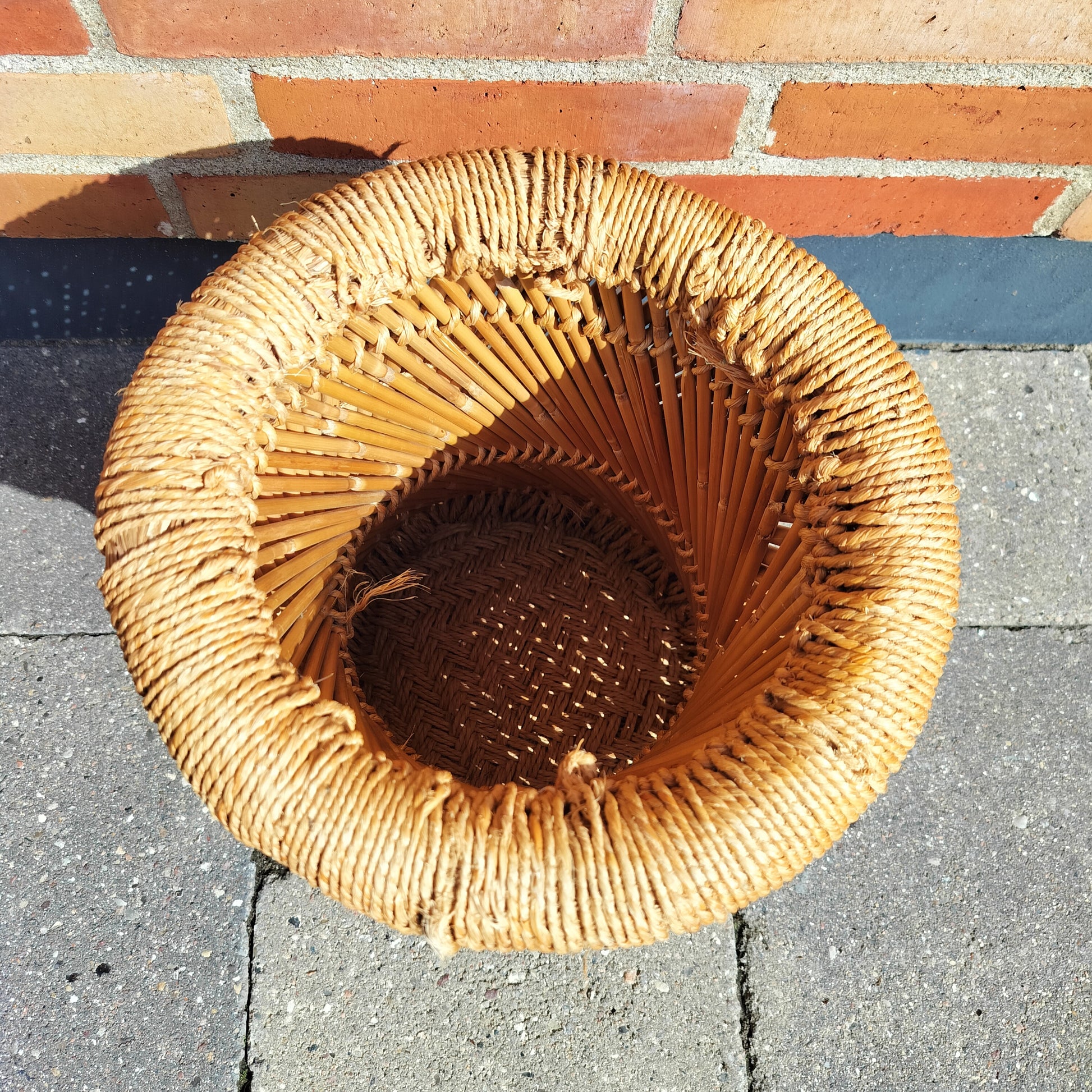 bunden af Retro elefantfod af bambus og flet Ø 28,5 x H 34 cm