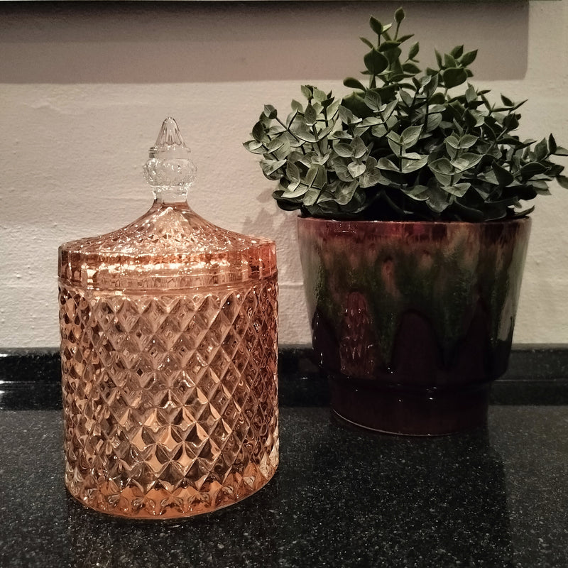Stor rosafarvet glaskrukke med låg i harlekin mønster 11 x 17 cm