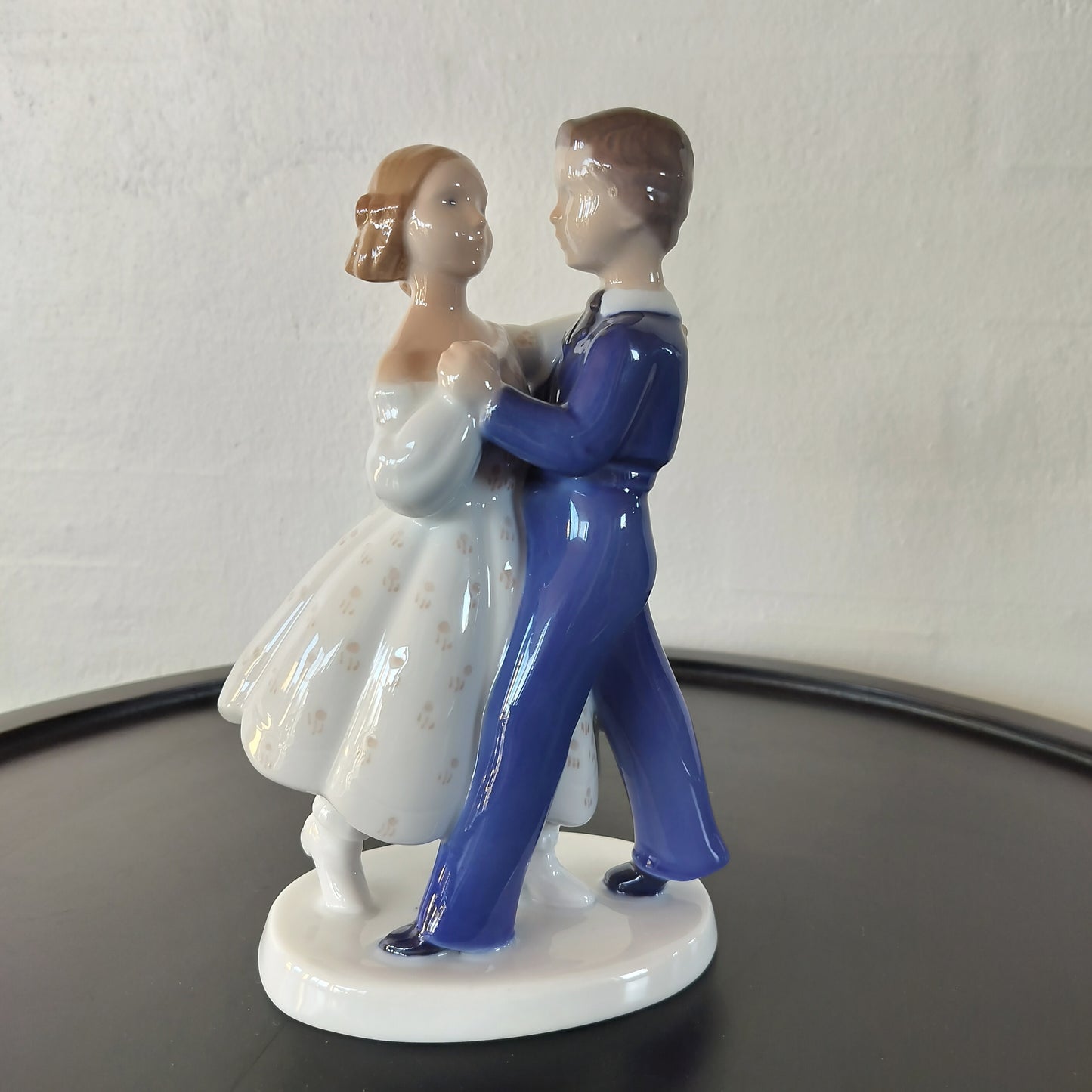 Secondhand - Bing og Grøndahl Figur 2385  "WIENERVALS"