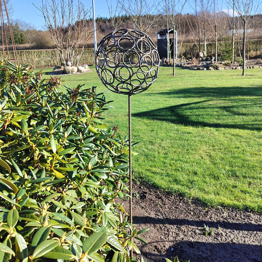 Metal kugle på spyd Ø 30 x H 160 cm