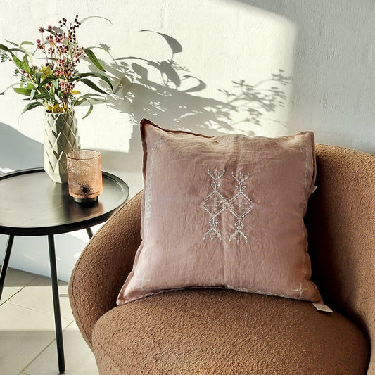 Ib Laursen - Pudebetræk i hør Malva m/hvidt broderi 50 x 50 cm