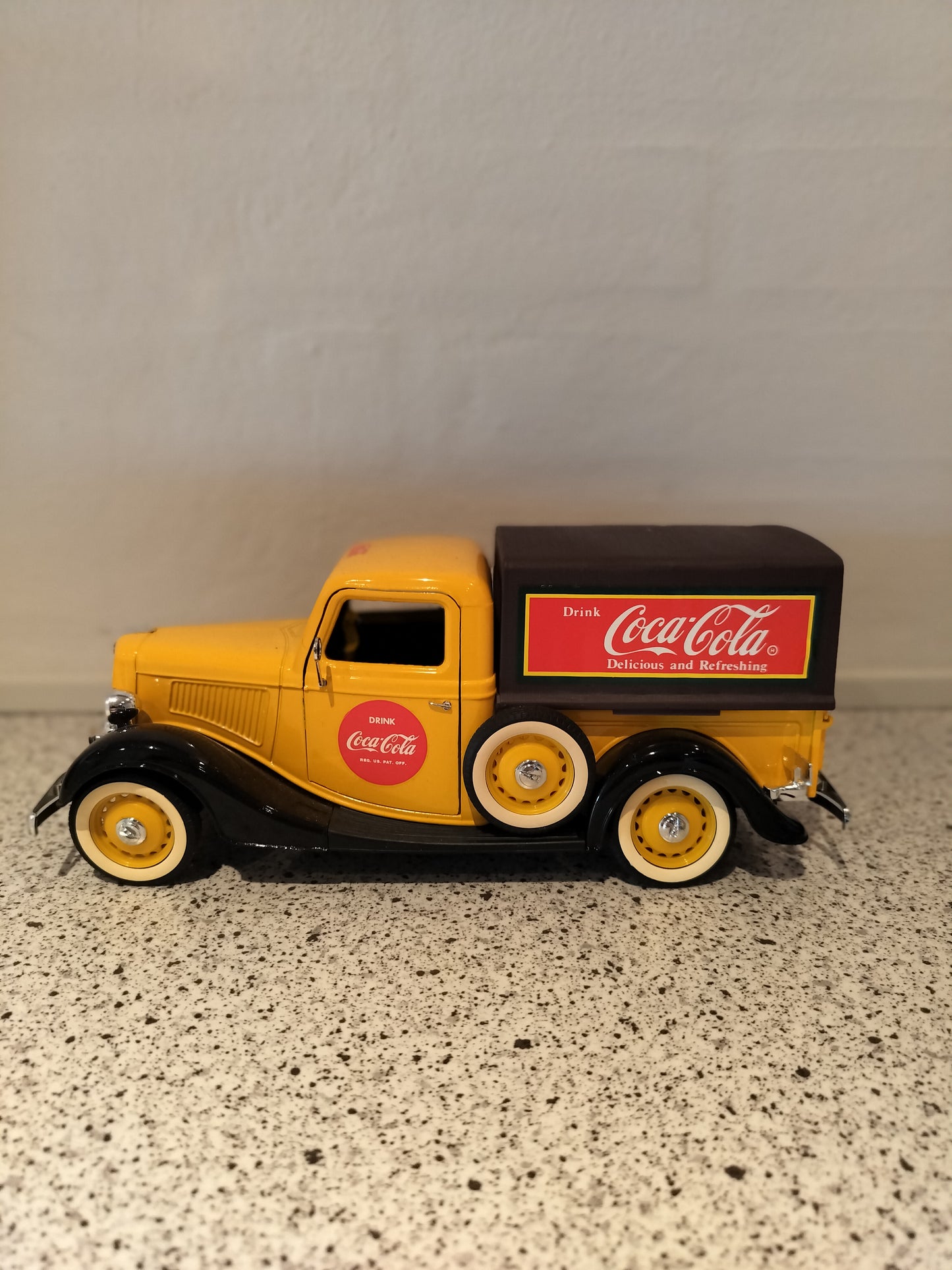 Secondhand - Coca Cola model bil