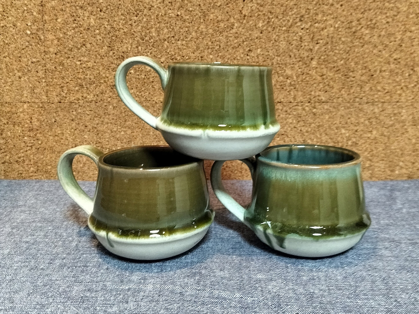 Ib Laursen - Kalmar krus med hank og mosgrøn glasur