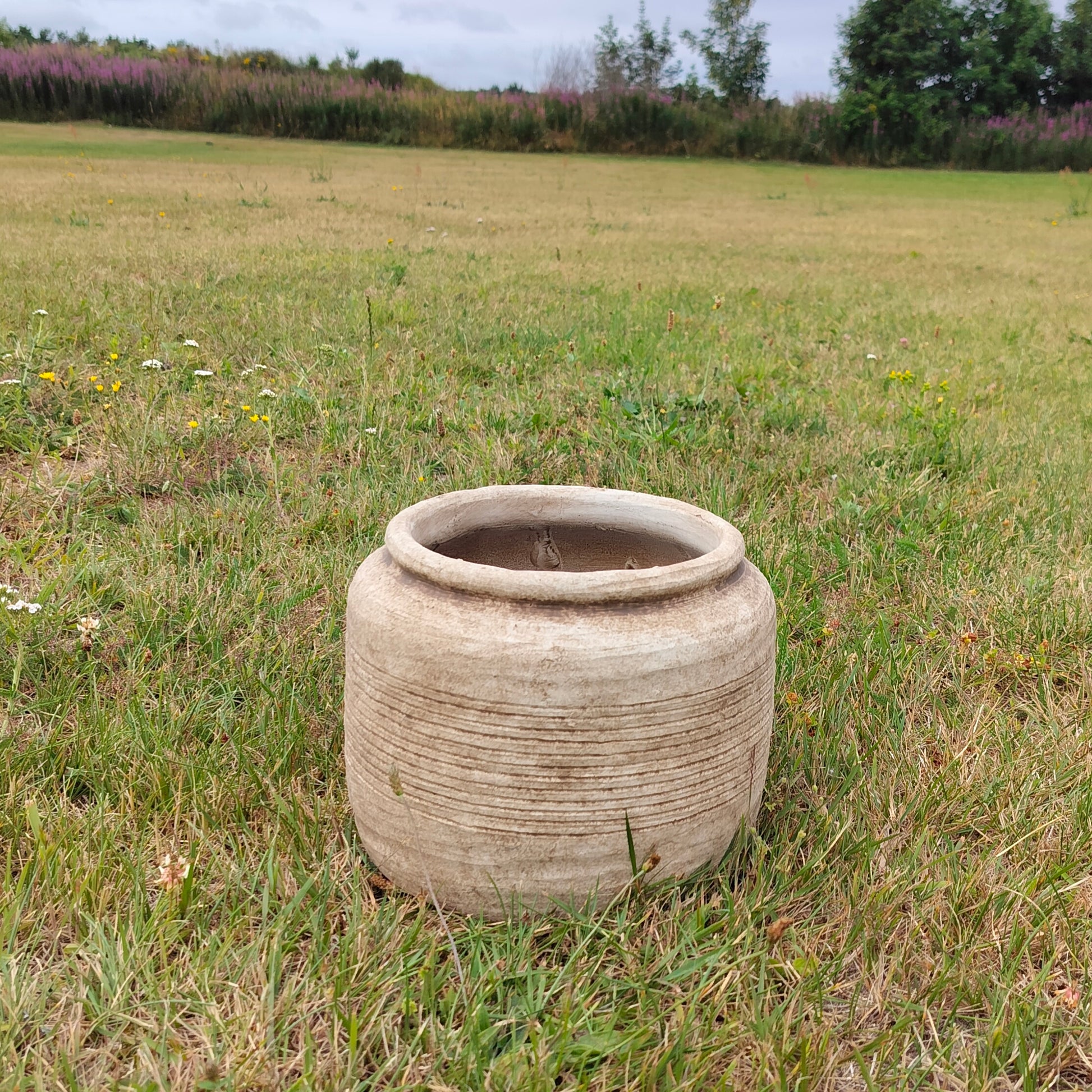Skjuler med riller på midten Lys Sand Ø 21 x H 17 cm
