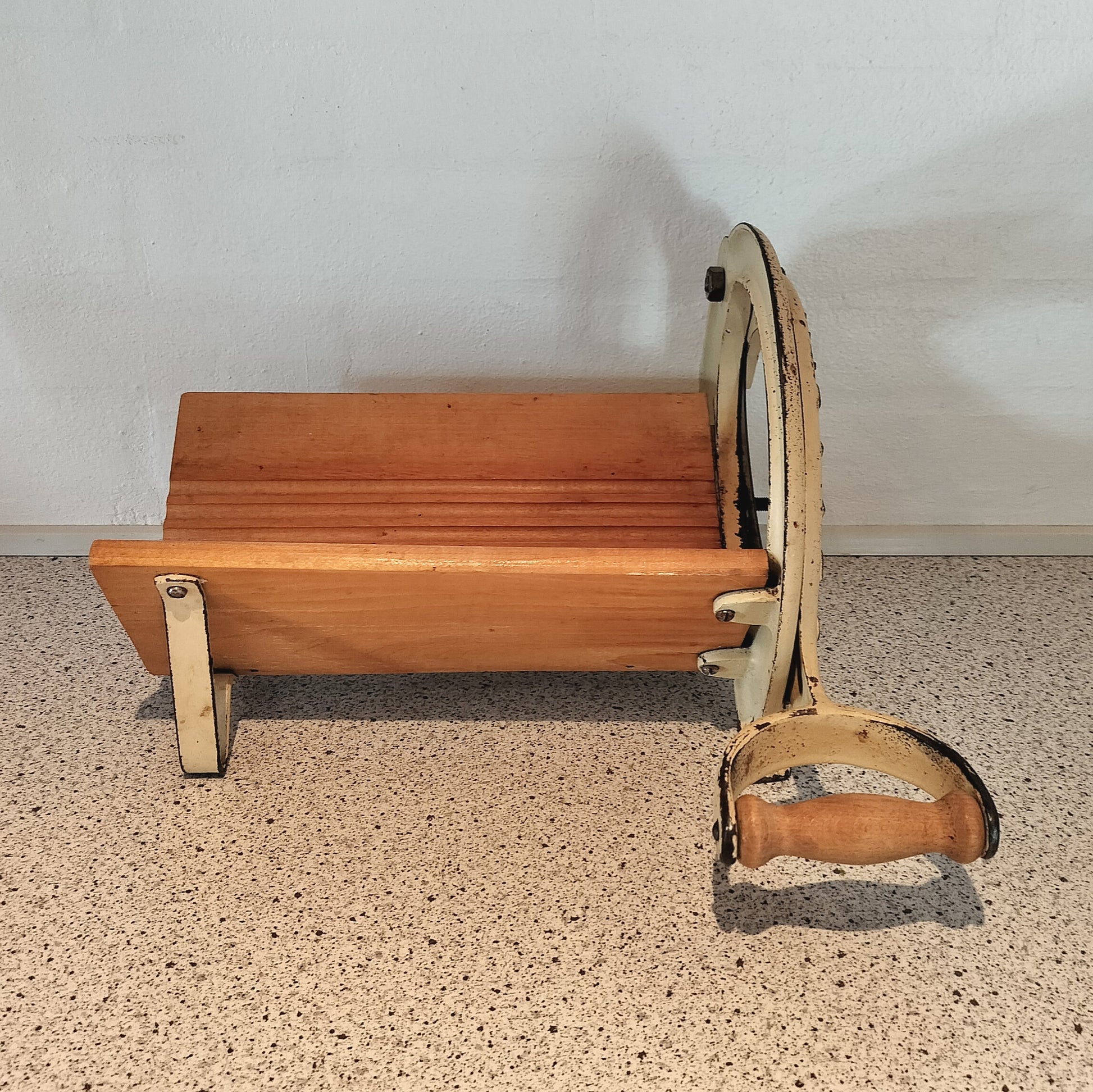 Secondhand - Raadvad brødskærer beige