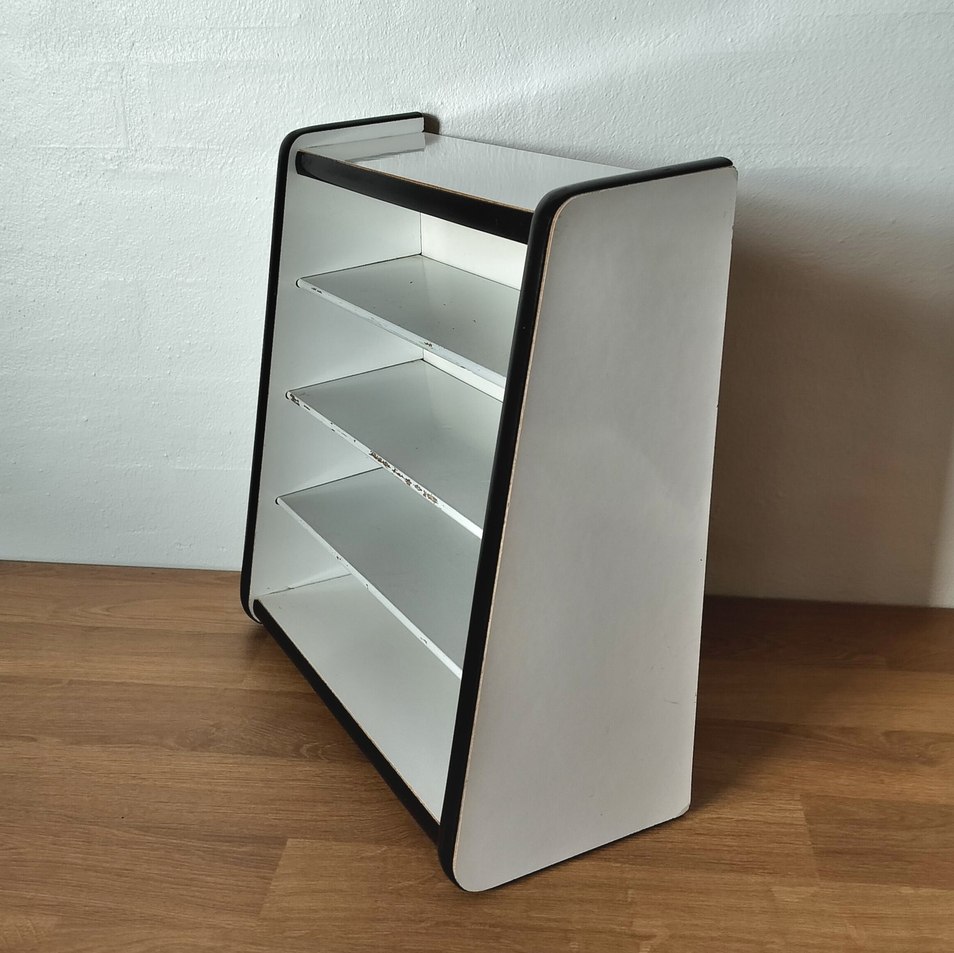 Secondhand - Hyldemøbel lille.