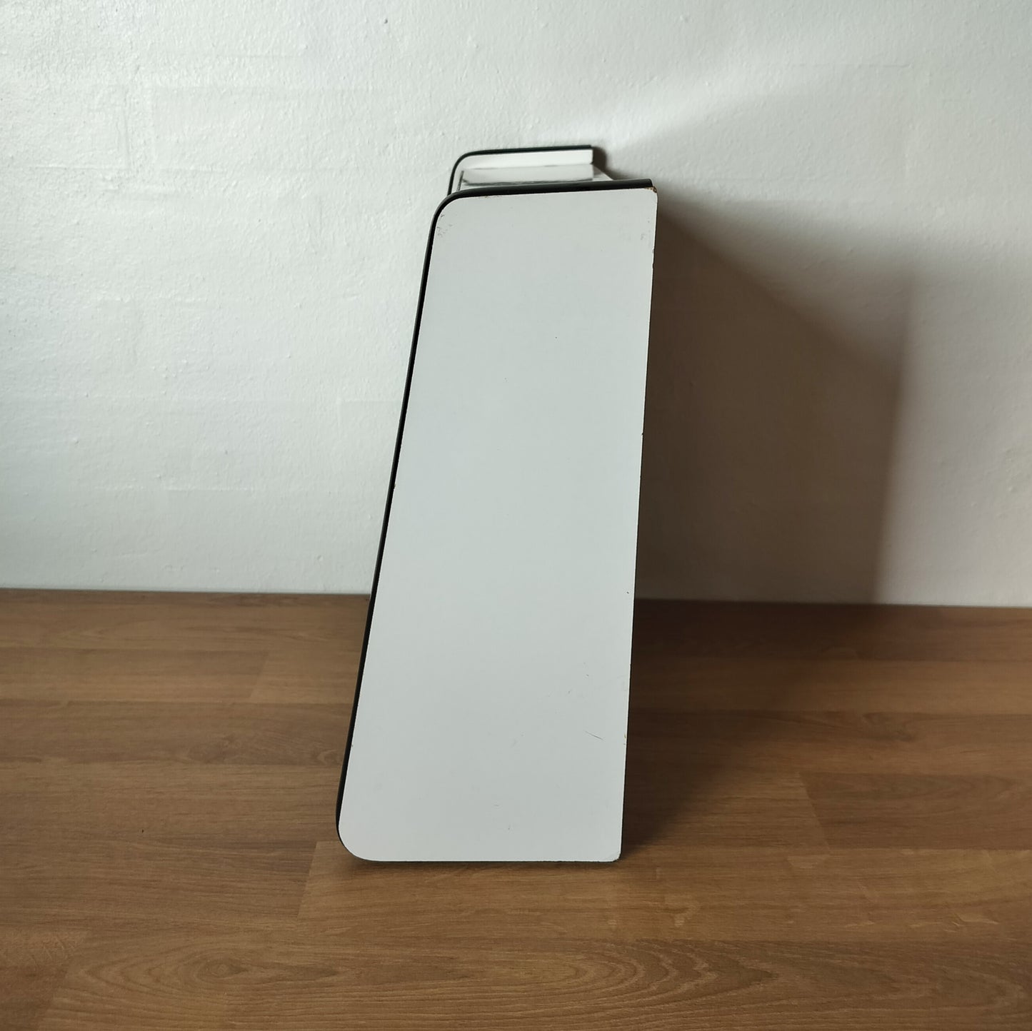 Secondhand - Hyldemøbel lille.