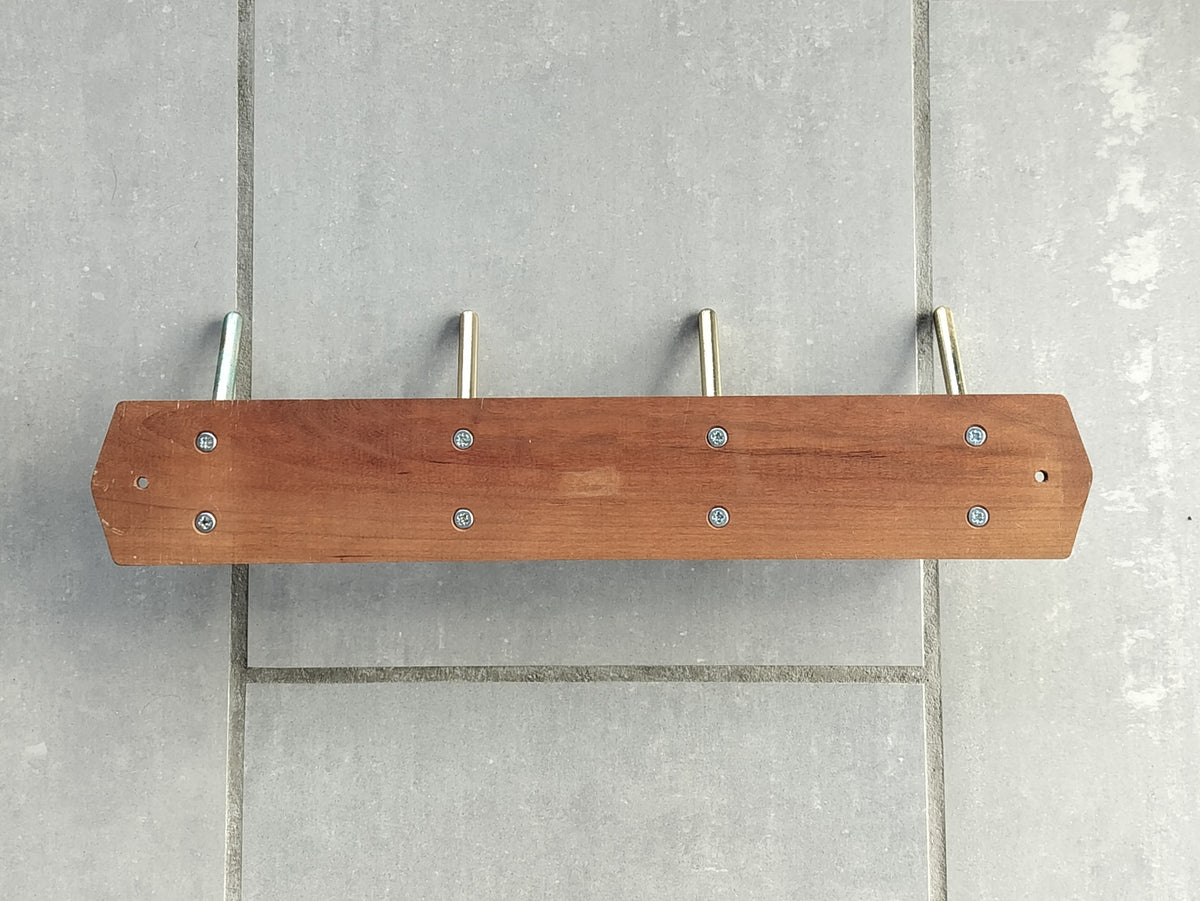 Teak knagerække med 4 messing dobbelt knager L 40 cm