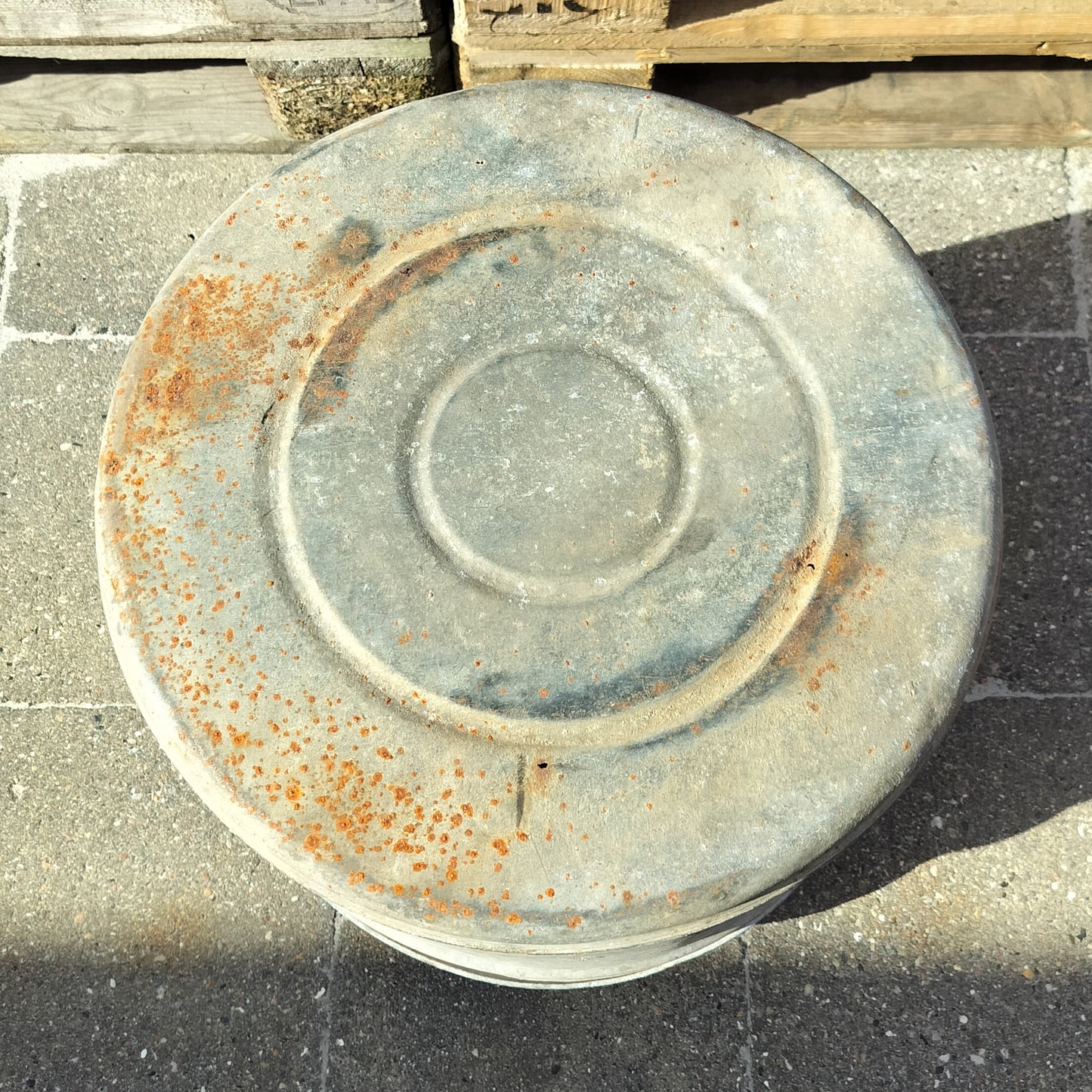 Secondhand - Zink spand med huller i bunden Ø 45,5/51 x H 37,5 cm