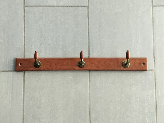 Secondhand - Teak knagerække med 3 knager med teak knop L 60 cm