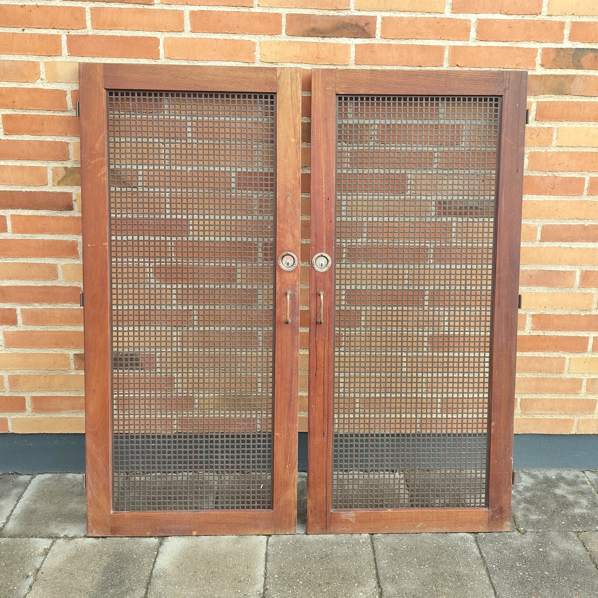 Secondhand - Teak låger med metalgitter 2 stk.