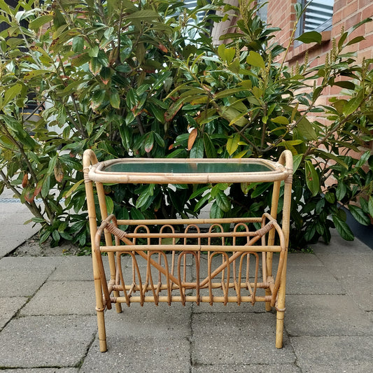 Secondhand - Bambus avisholder med matteret glasplade (7)