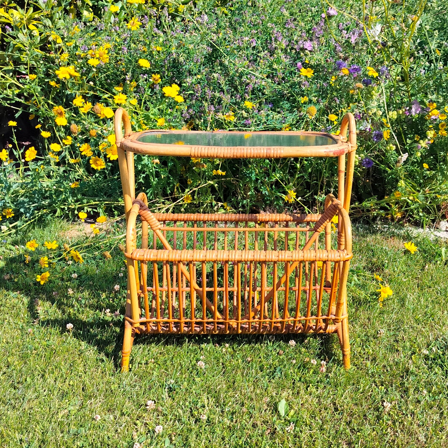 Secondhand - Bambus avisholder med matteret glasplade B 49 x D 28 x H 55,5 cm