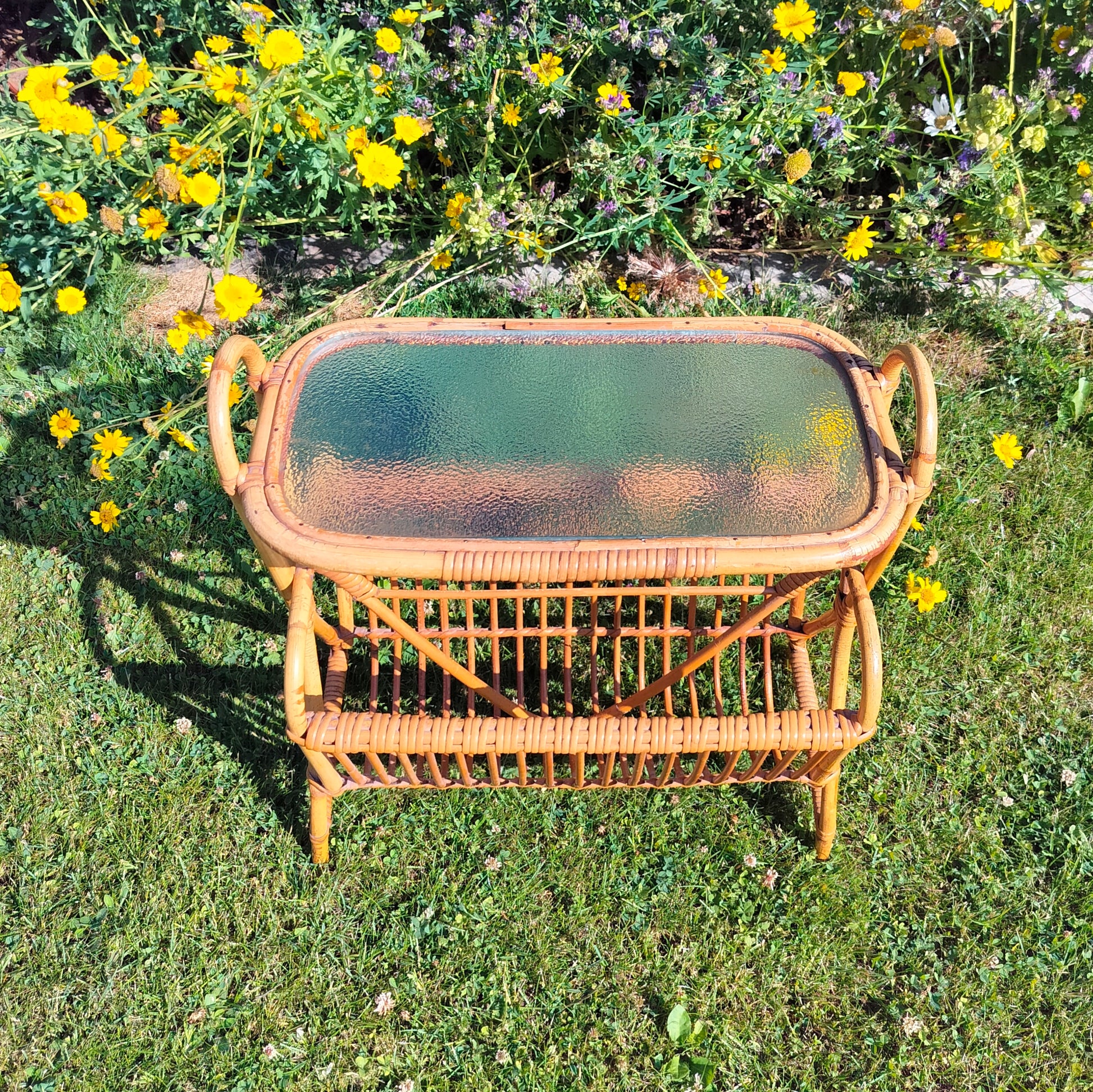 Secondhand - Bambus avisholder med matteret glasplade B 49 x D 28 x H 55,5 cm