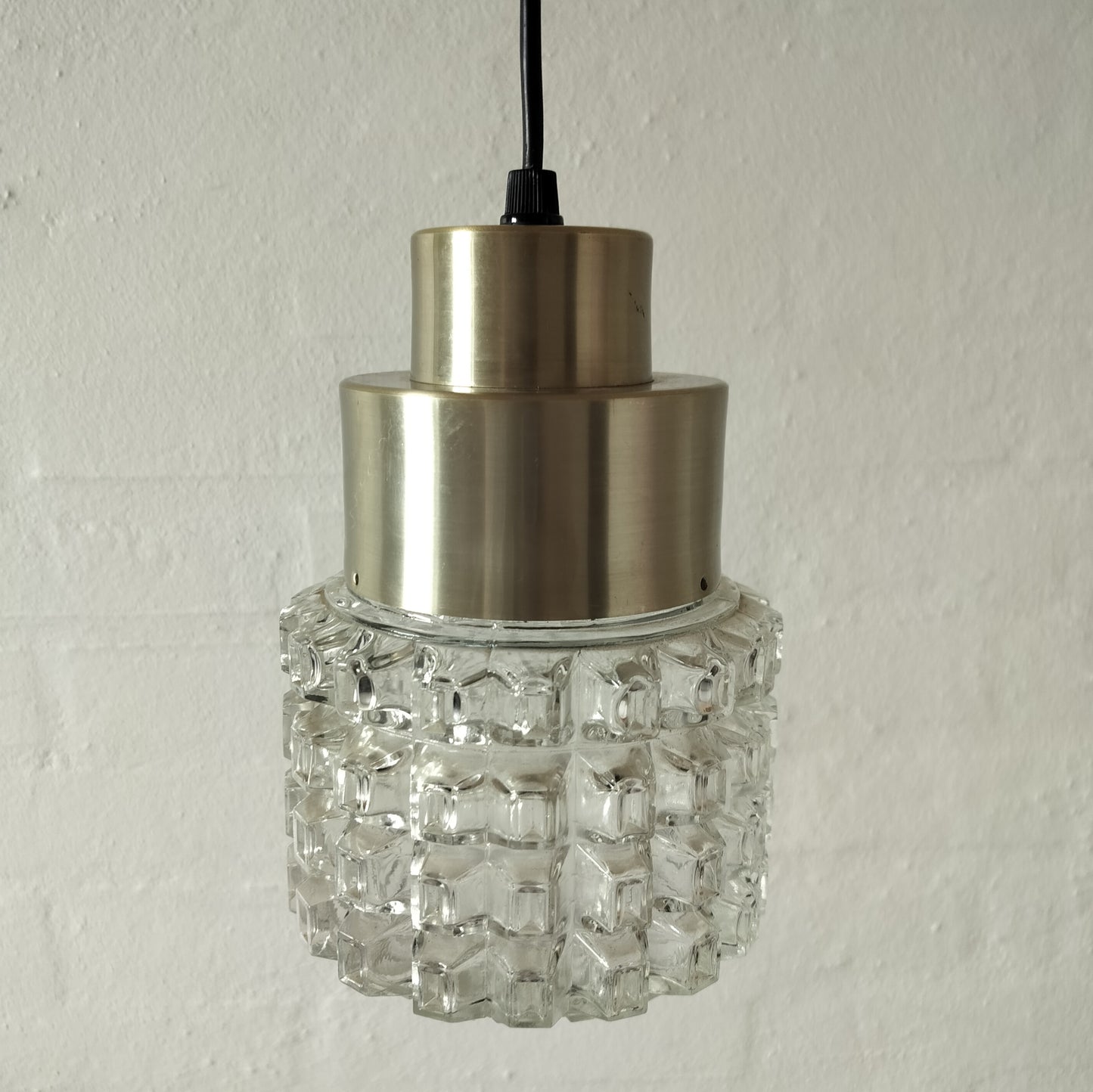 Secondhand - Glaspendel i klart glas og messing top