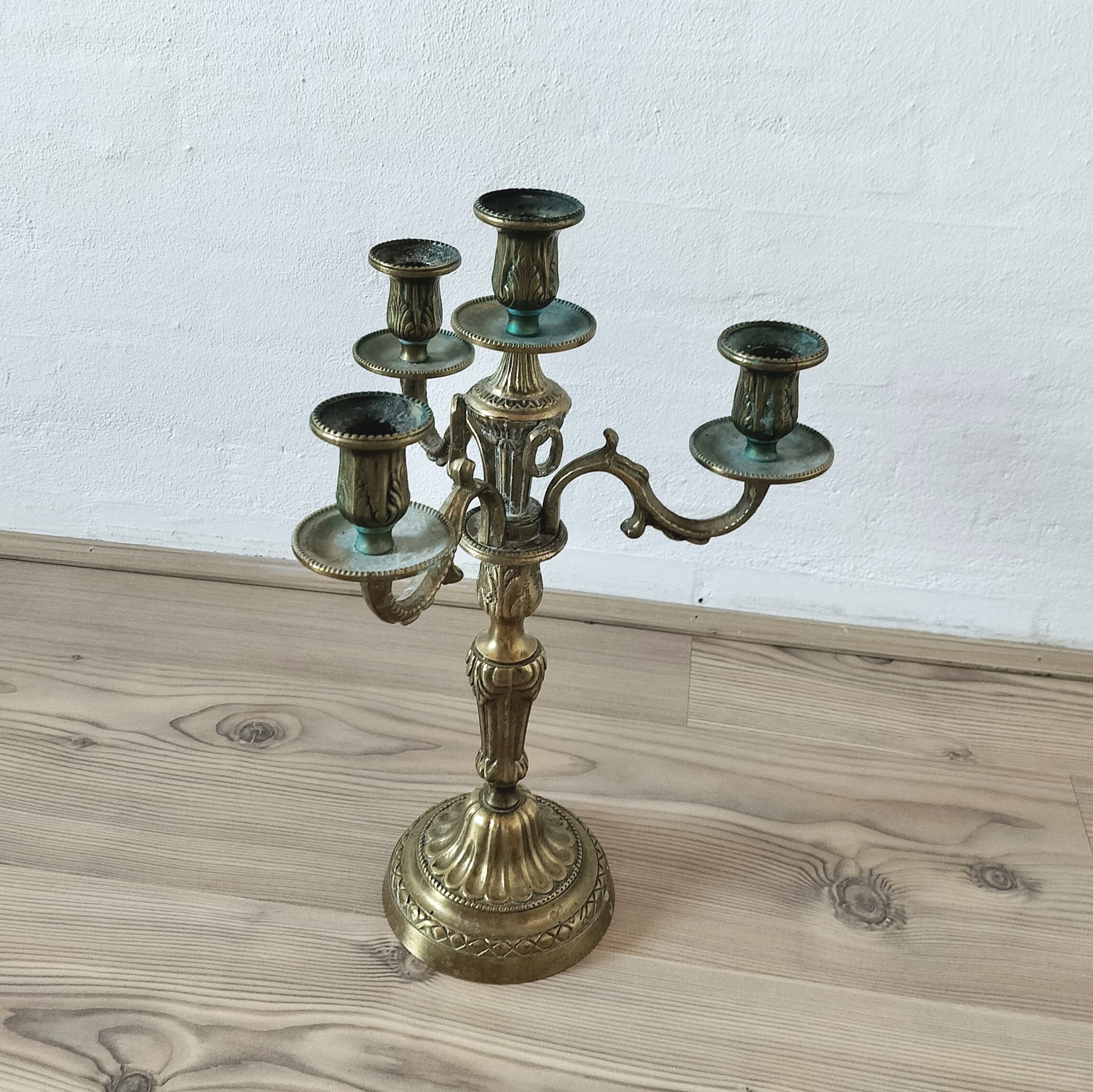 Secondhand - 4-armet messing lysestage til kronelys H 41 cm