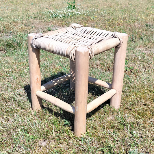 Secondhand - Træ skammel med rattan flettet top (lille)